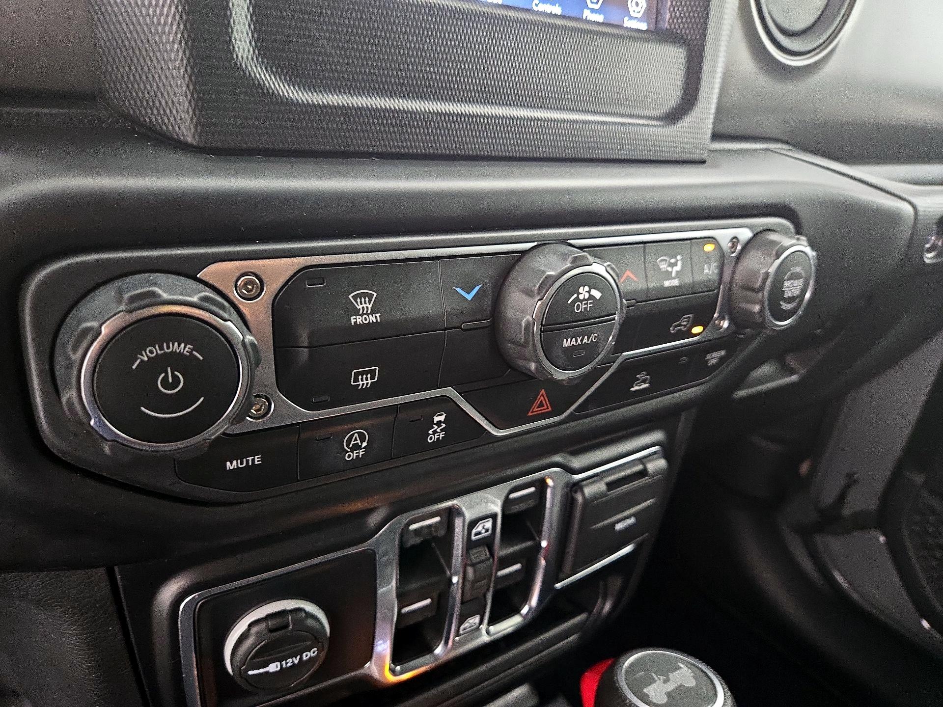 Thumbnail: 2022 Jeep Wrangler - 16