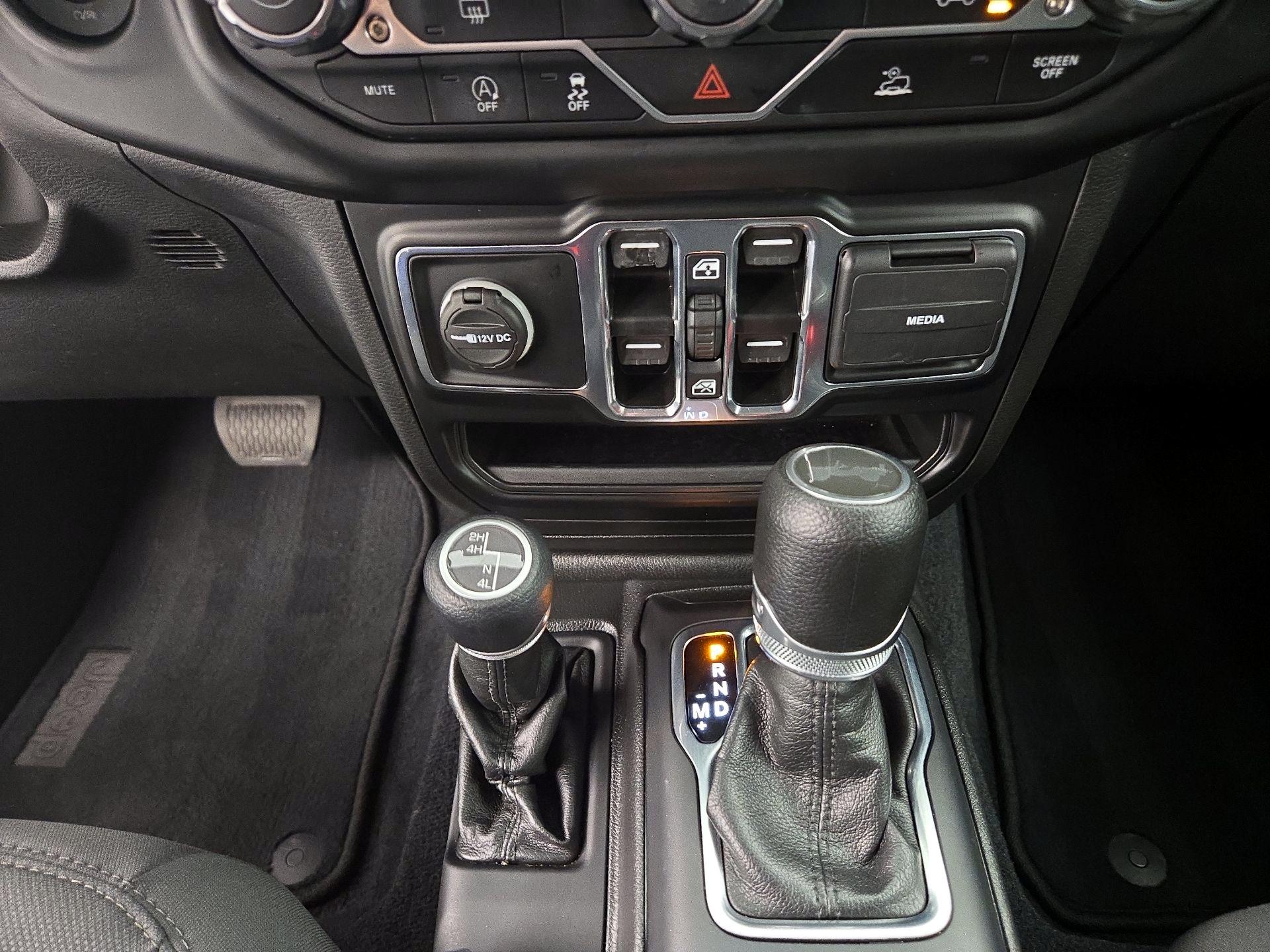 Thumbnail: 2022 Jeep Wrangler - 17