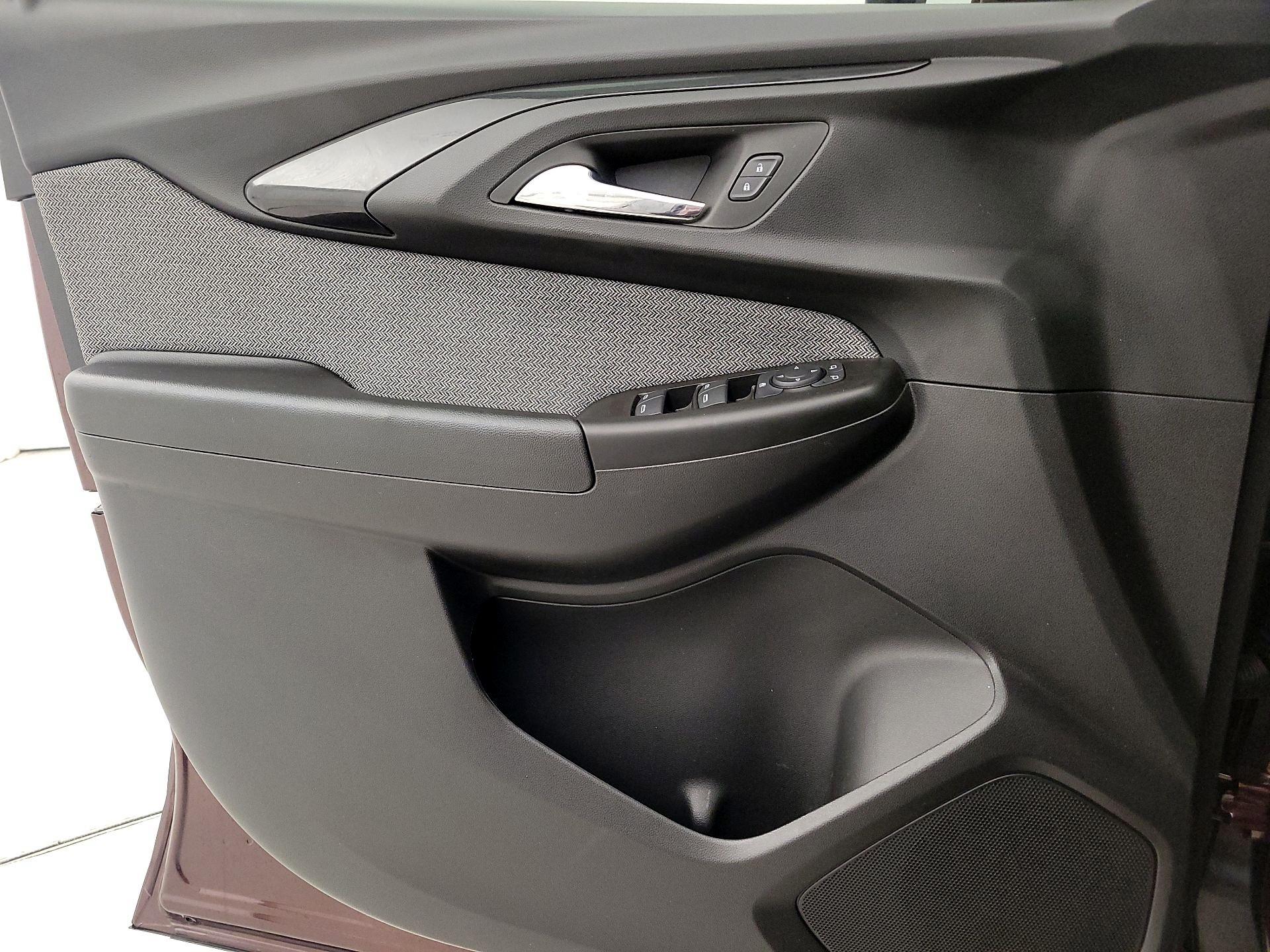 Thumbnail: 2023 Chevrolet TrailBlazer - 12