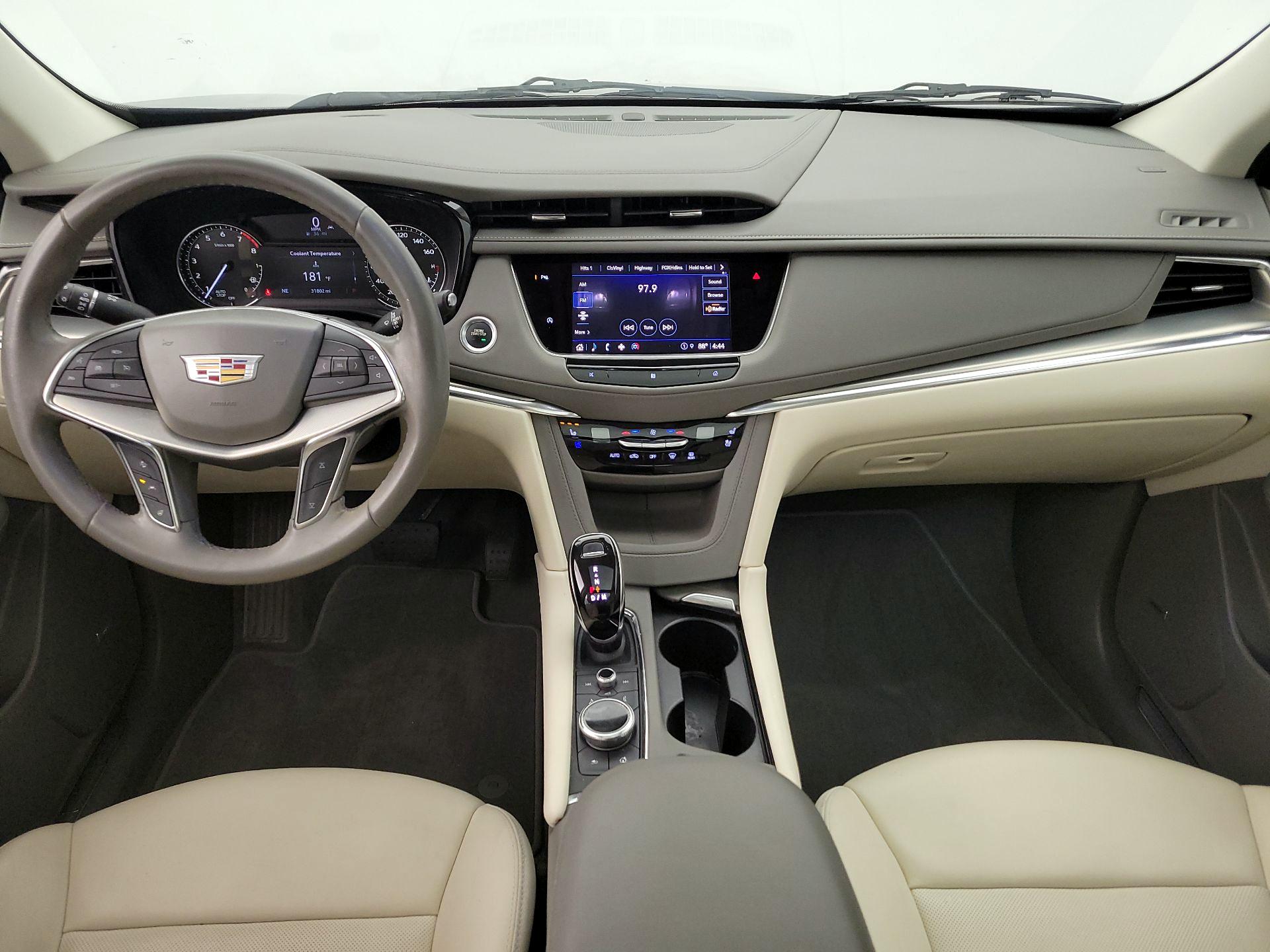 Thumbnail: 2021 Cadillac XT5 - 9