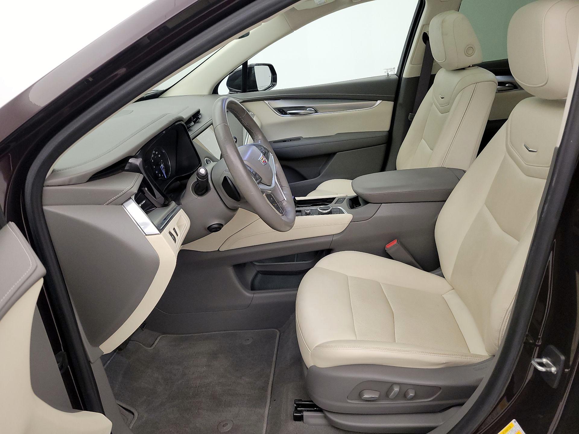 Thumbnail: 2021 Cadillac XT5 - 11