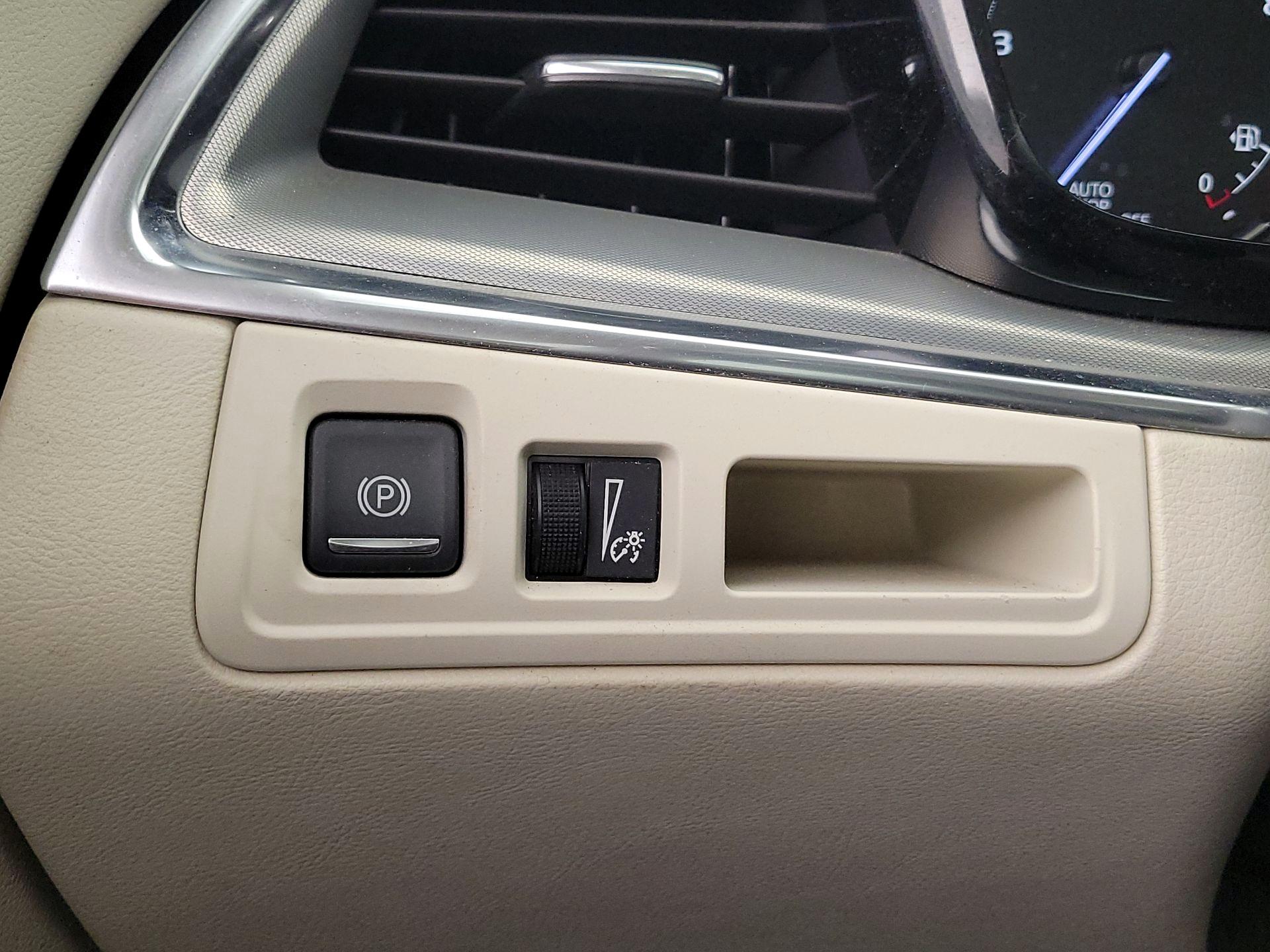 Thumbnail: 2021 Cadillac XT5 - 13