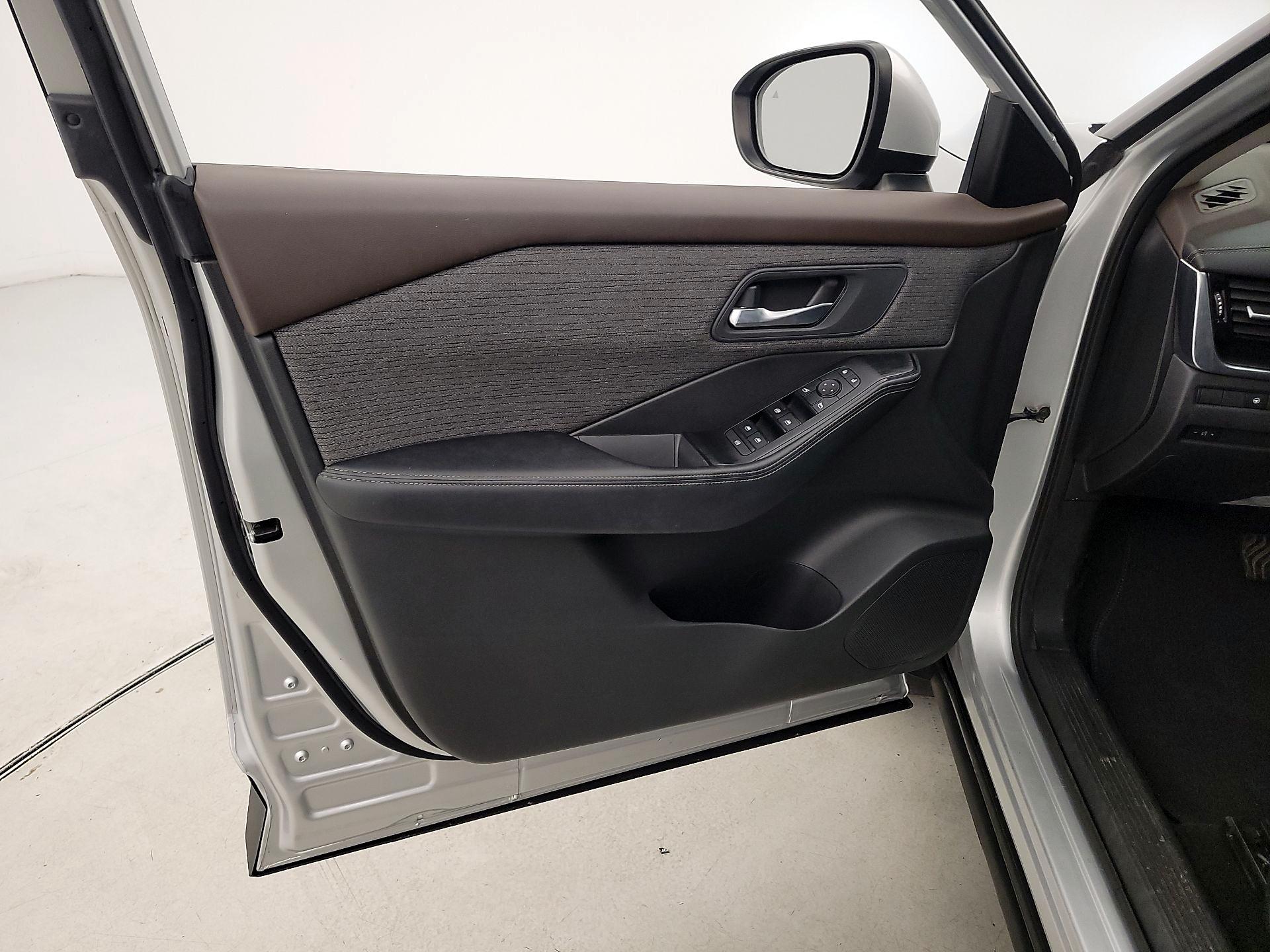 Thumbnail: 2022 Nissan Rogue - 12