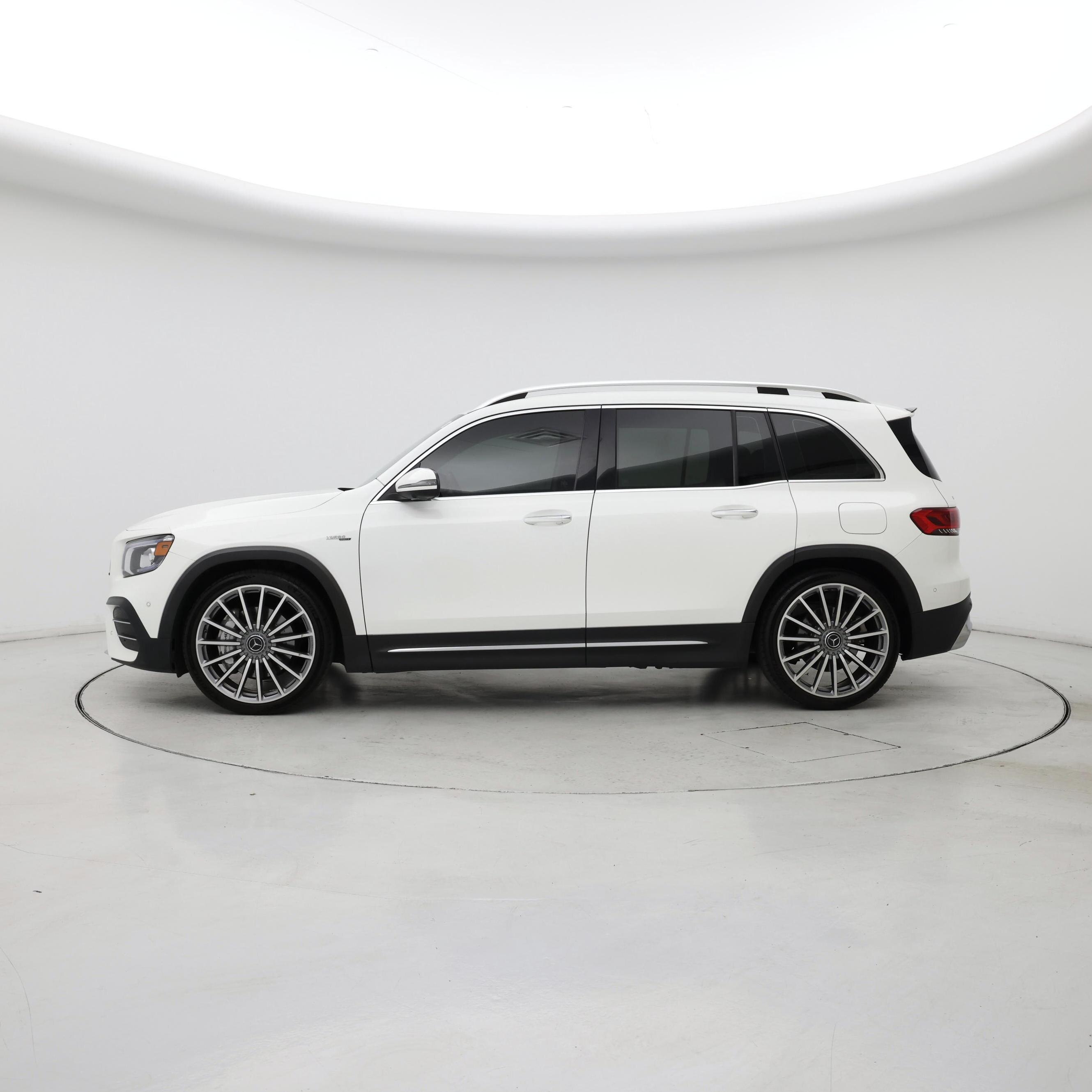 Thumbnail: 2022 Mercedes-Benz GLB - 3