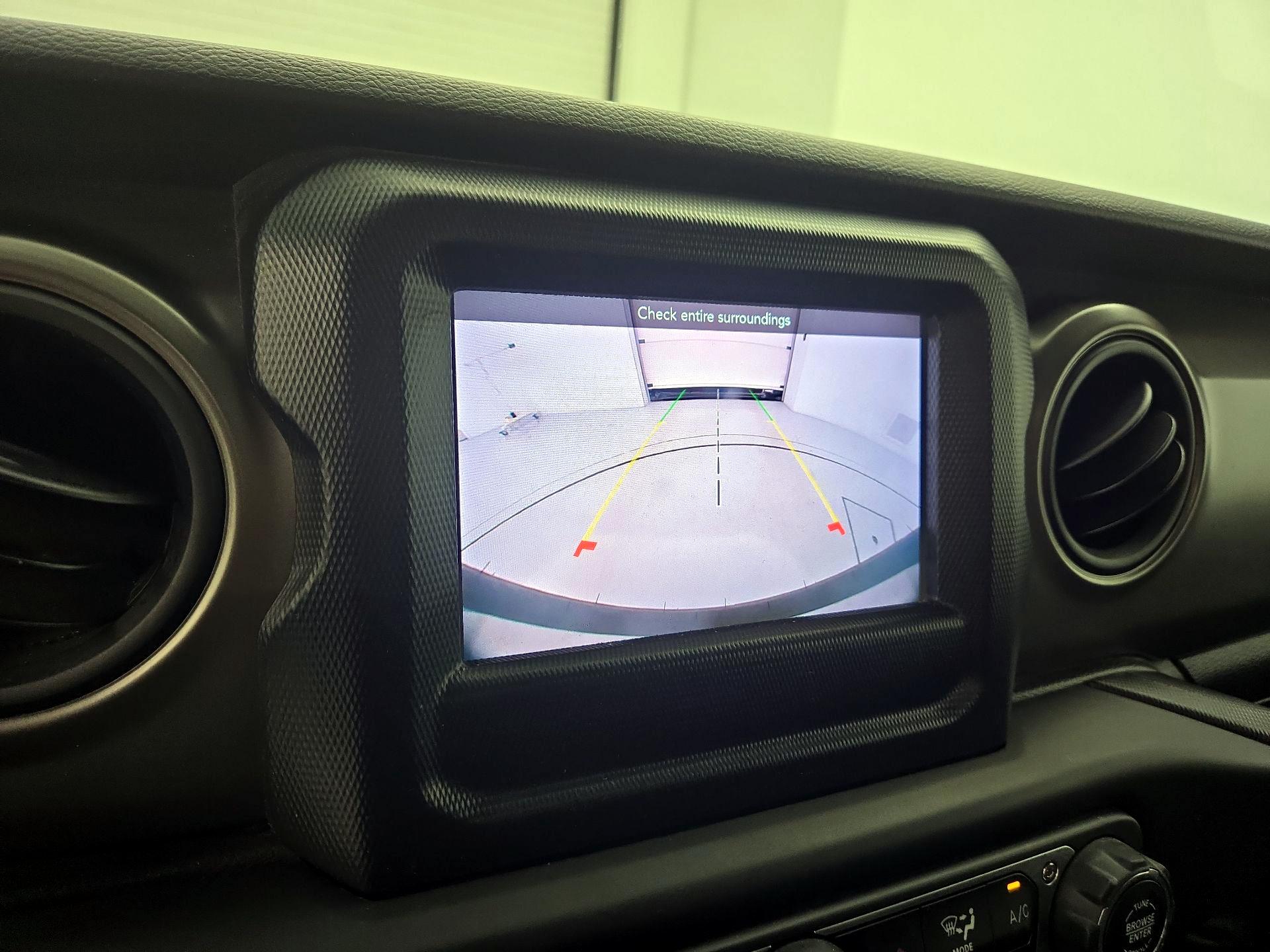 Thumbnail: 2022 Jeep Wrangler - 14