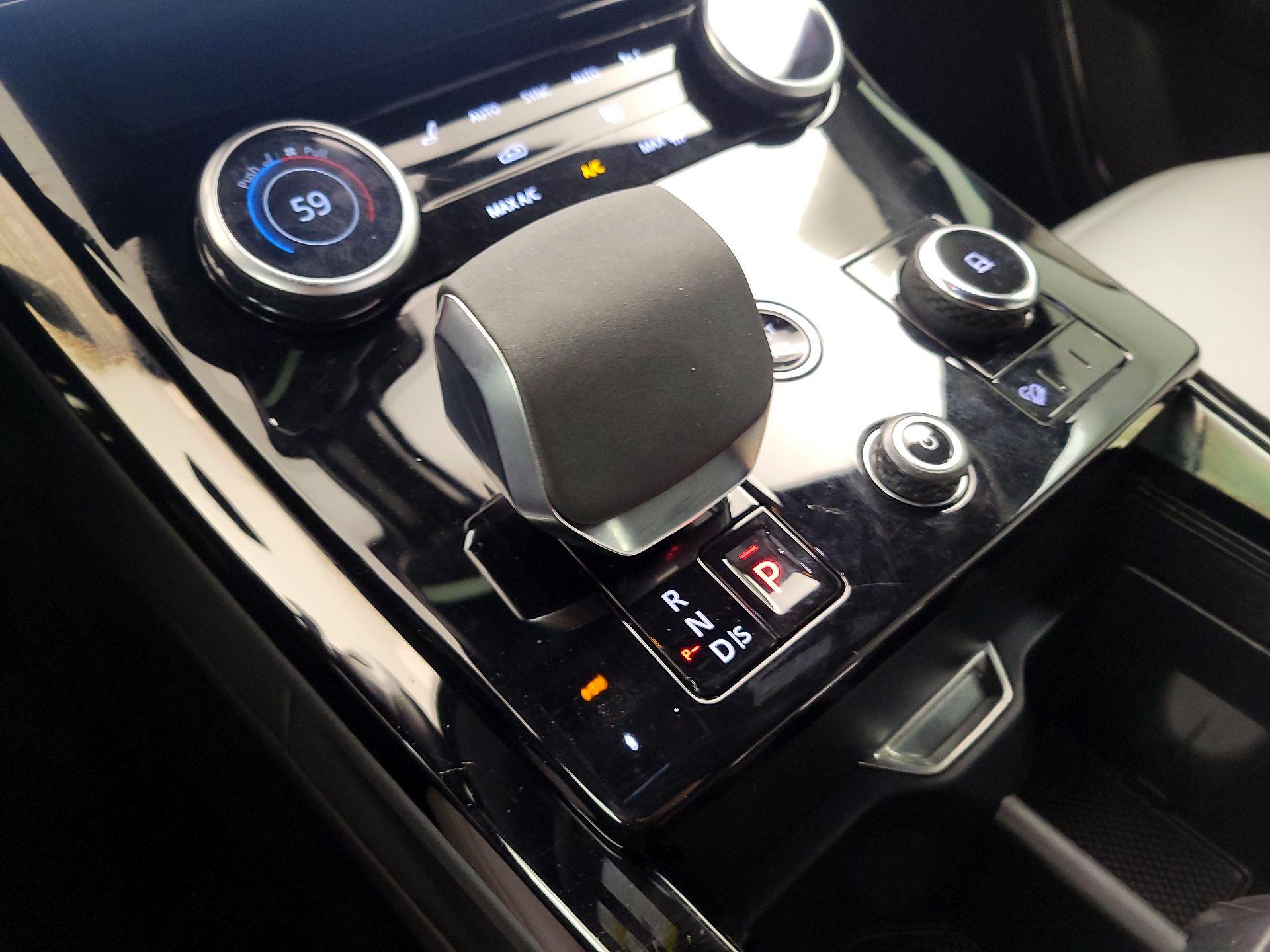 Thumbnail: 2023 Land Rover Range Rover Sport - 17