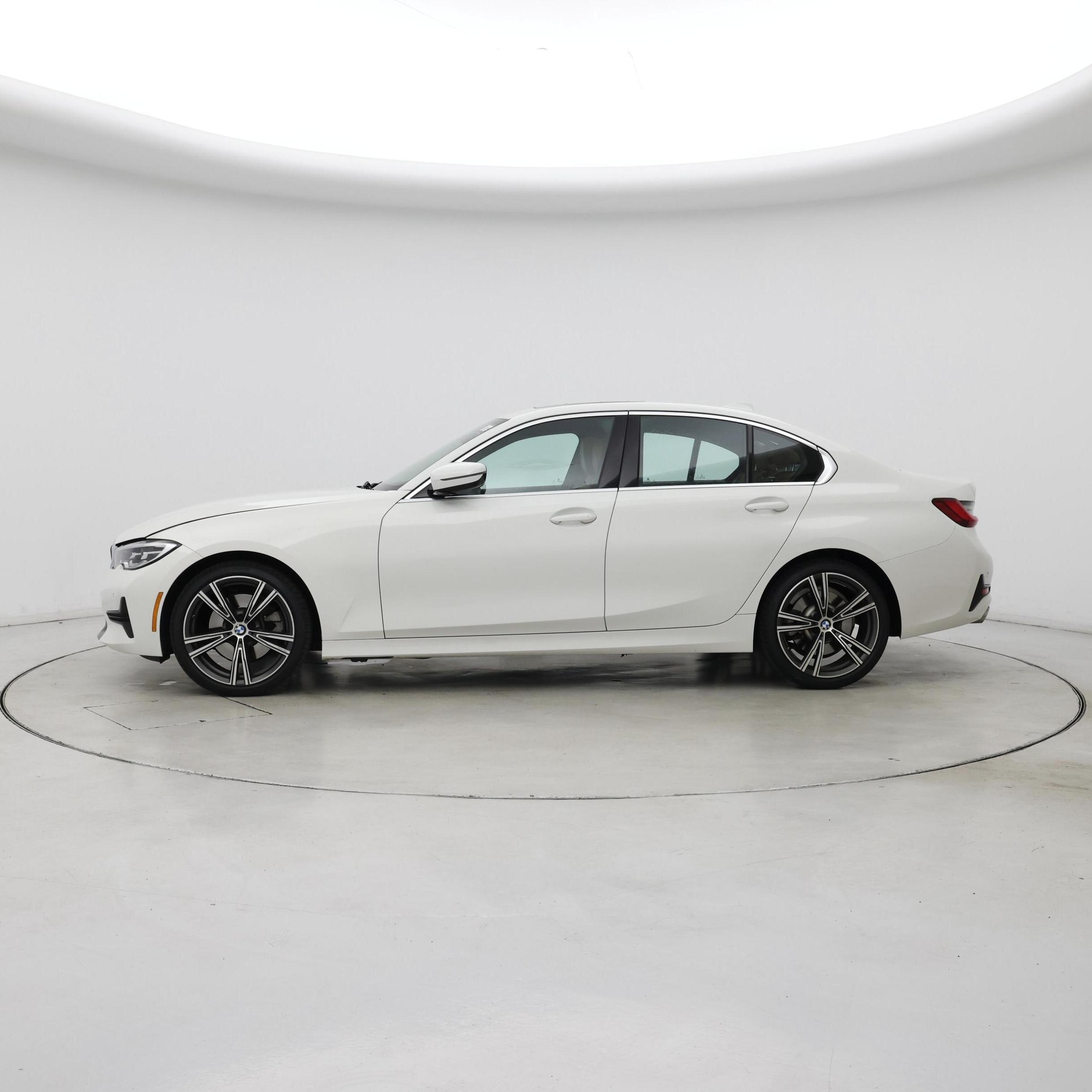 Thumbnail: 2022 BMW 3 Series - 3