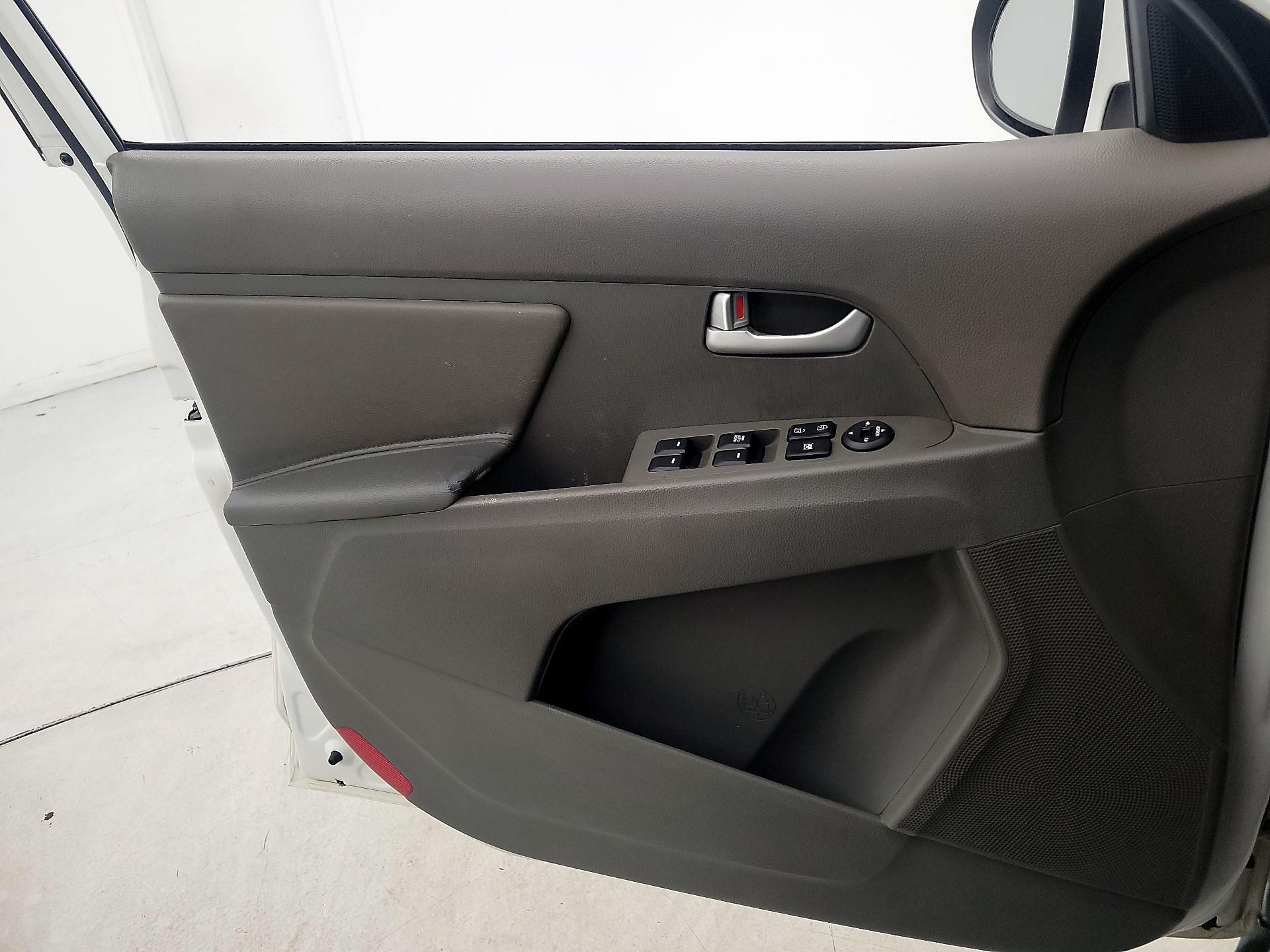 Thumbnail: 2015 Kia Sportage - 12