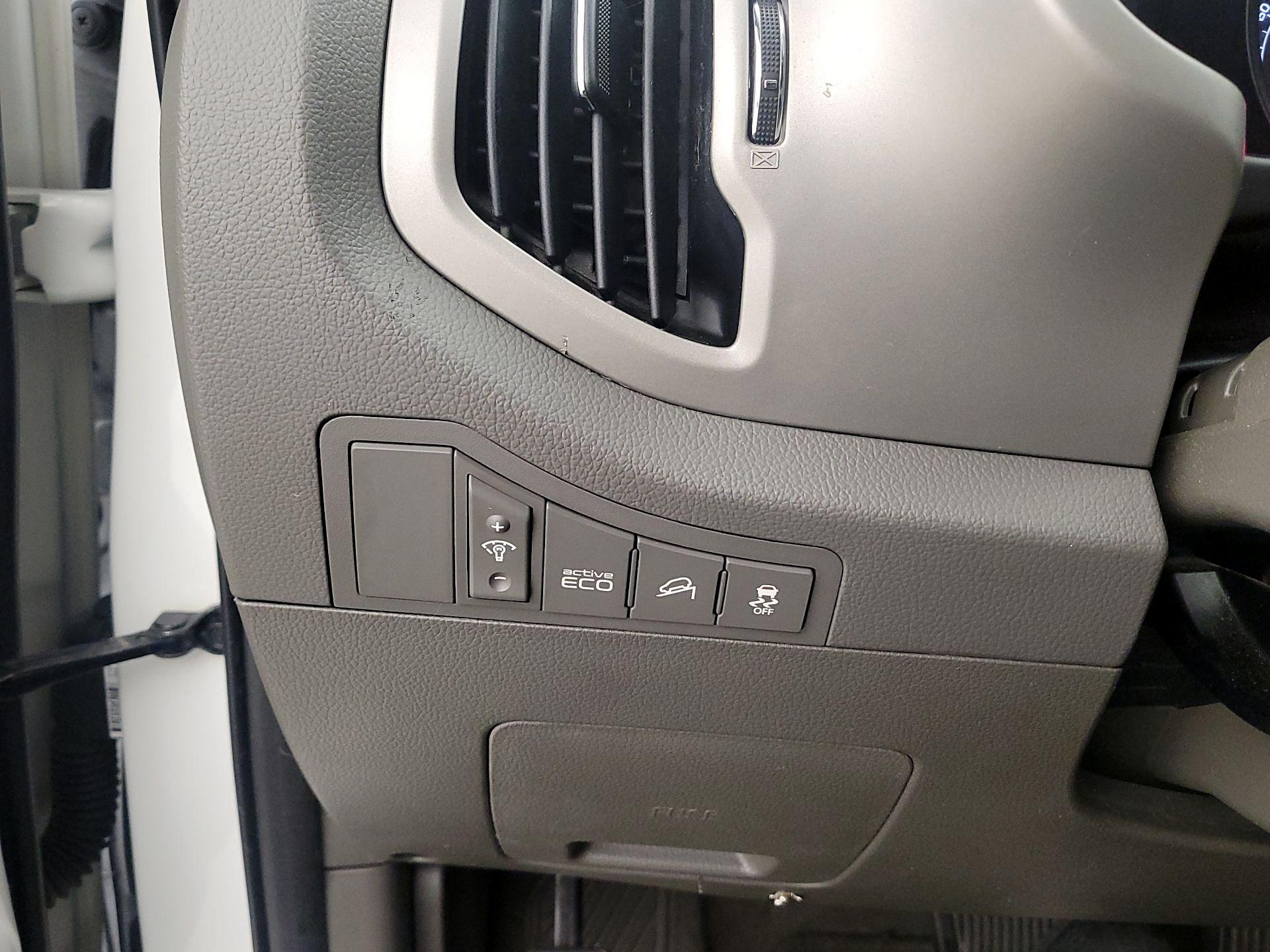 Thumbnail: 2015 Kia Sportage - 13