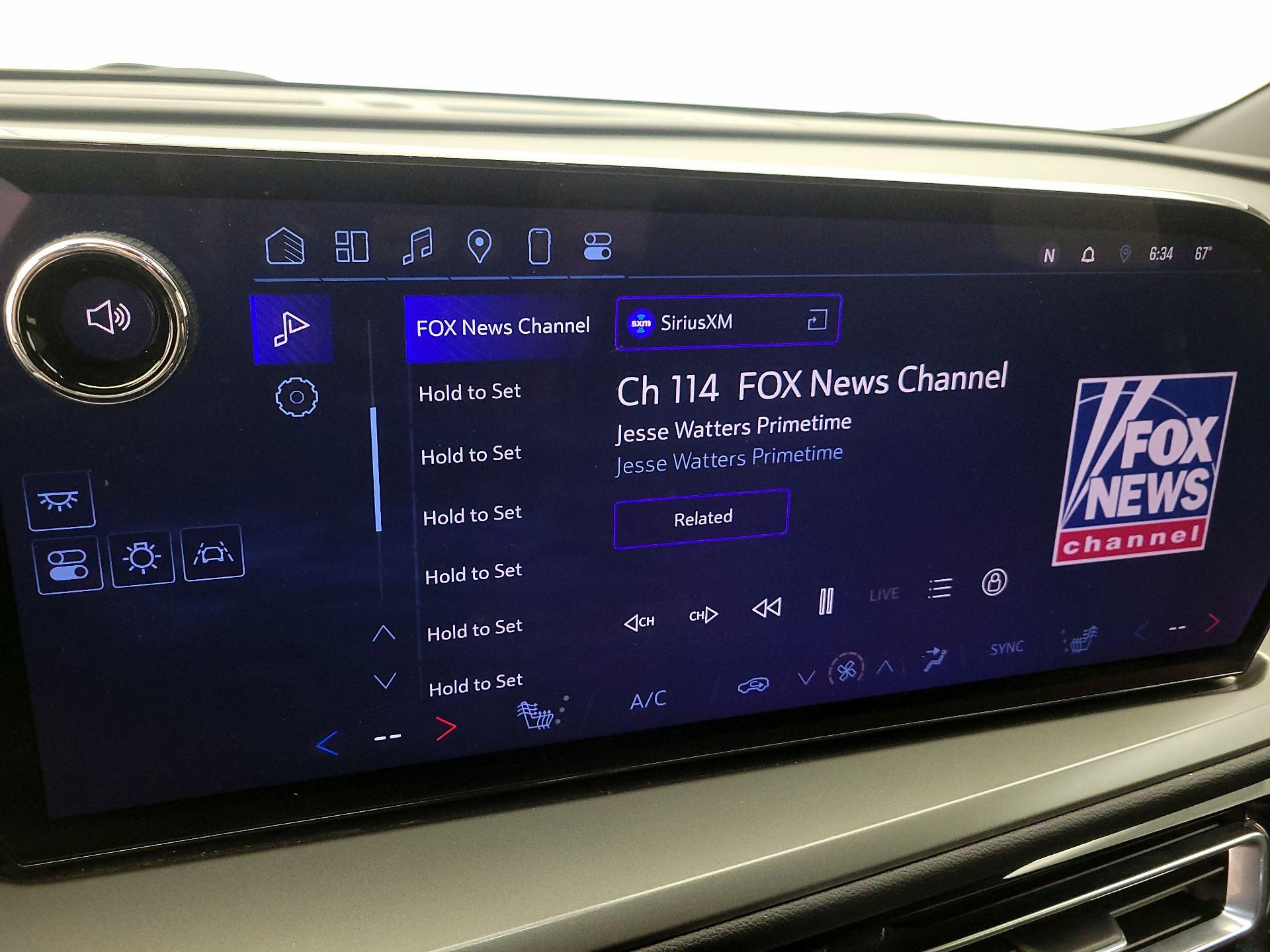 Thumbnail: 2025 Chevrolet Traverse - 16