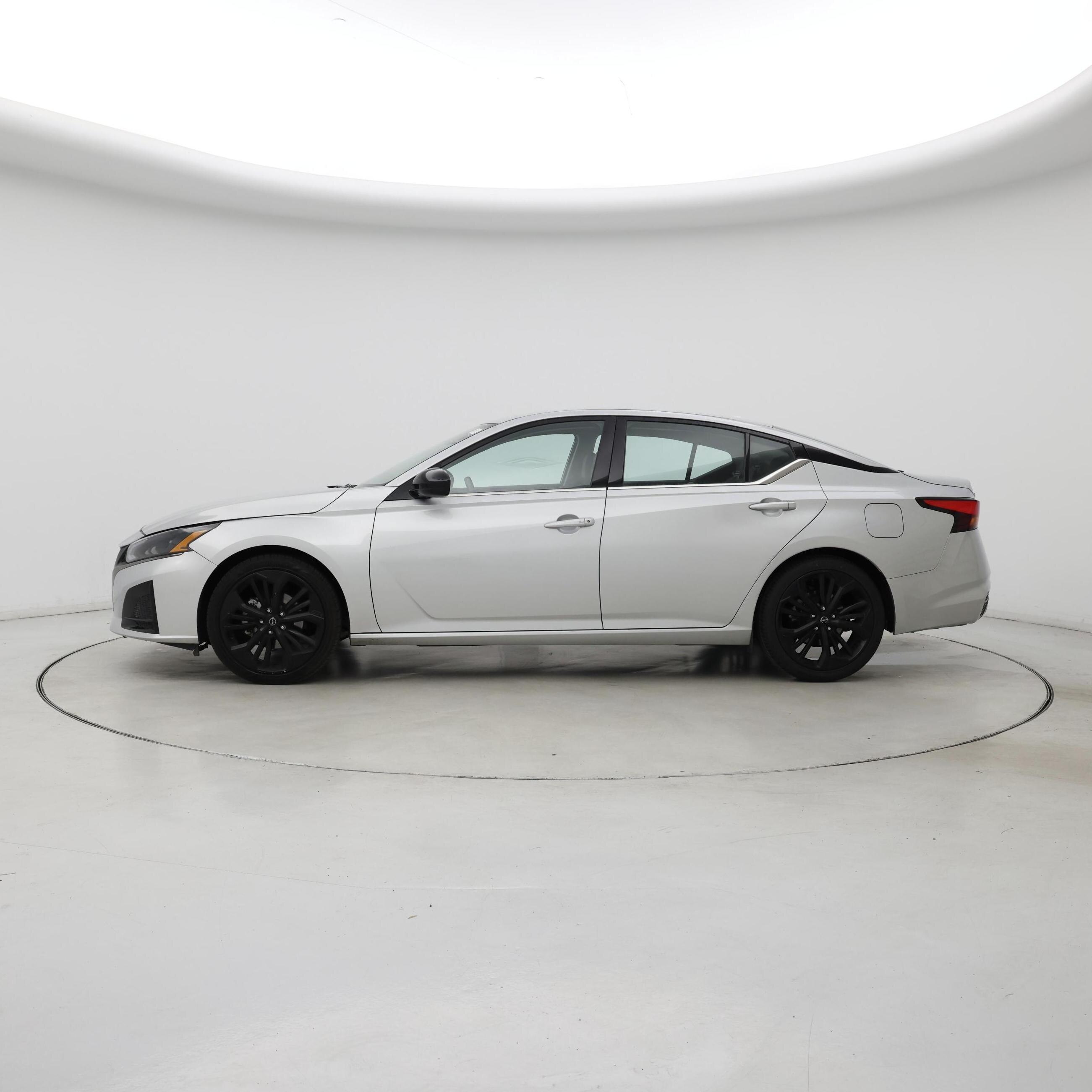 Thumbnail: 2023 Nissan Altima - 3