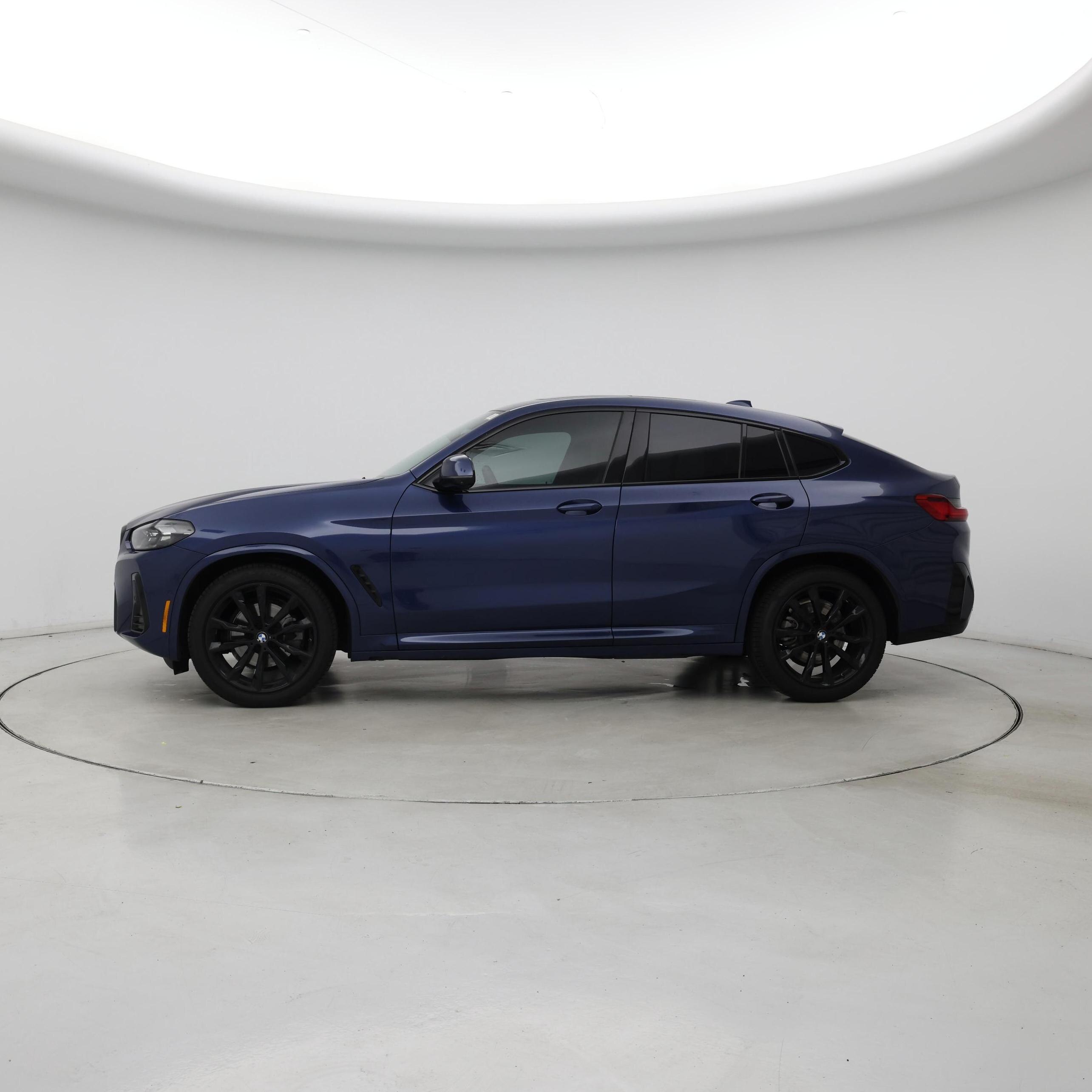 Thumbnail: 2023 BMW X4 - 3