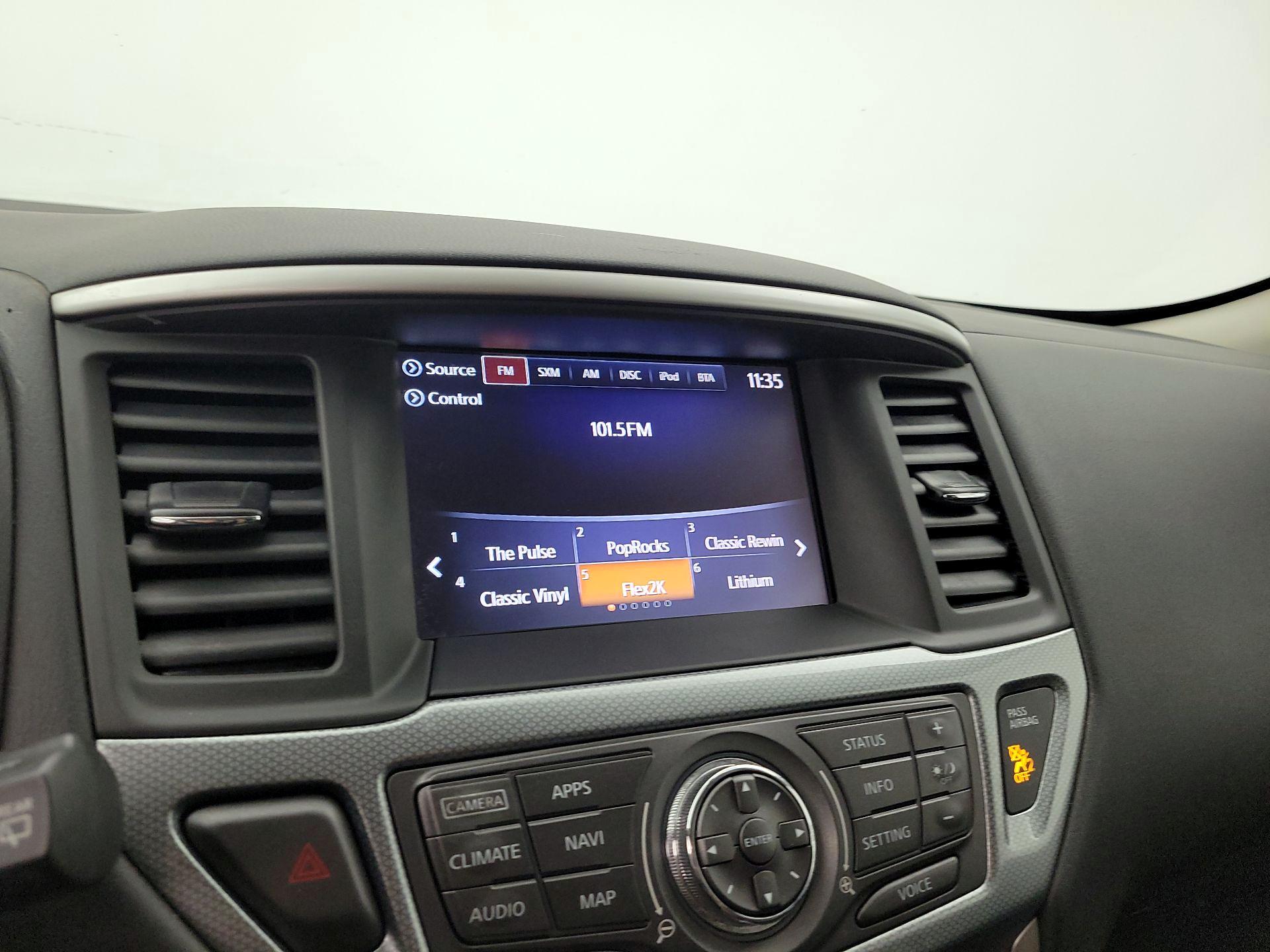 Thumbnail: 2017 Nissan Pathfinder - 16