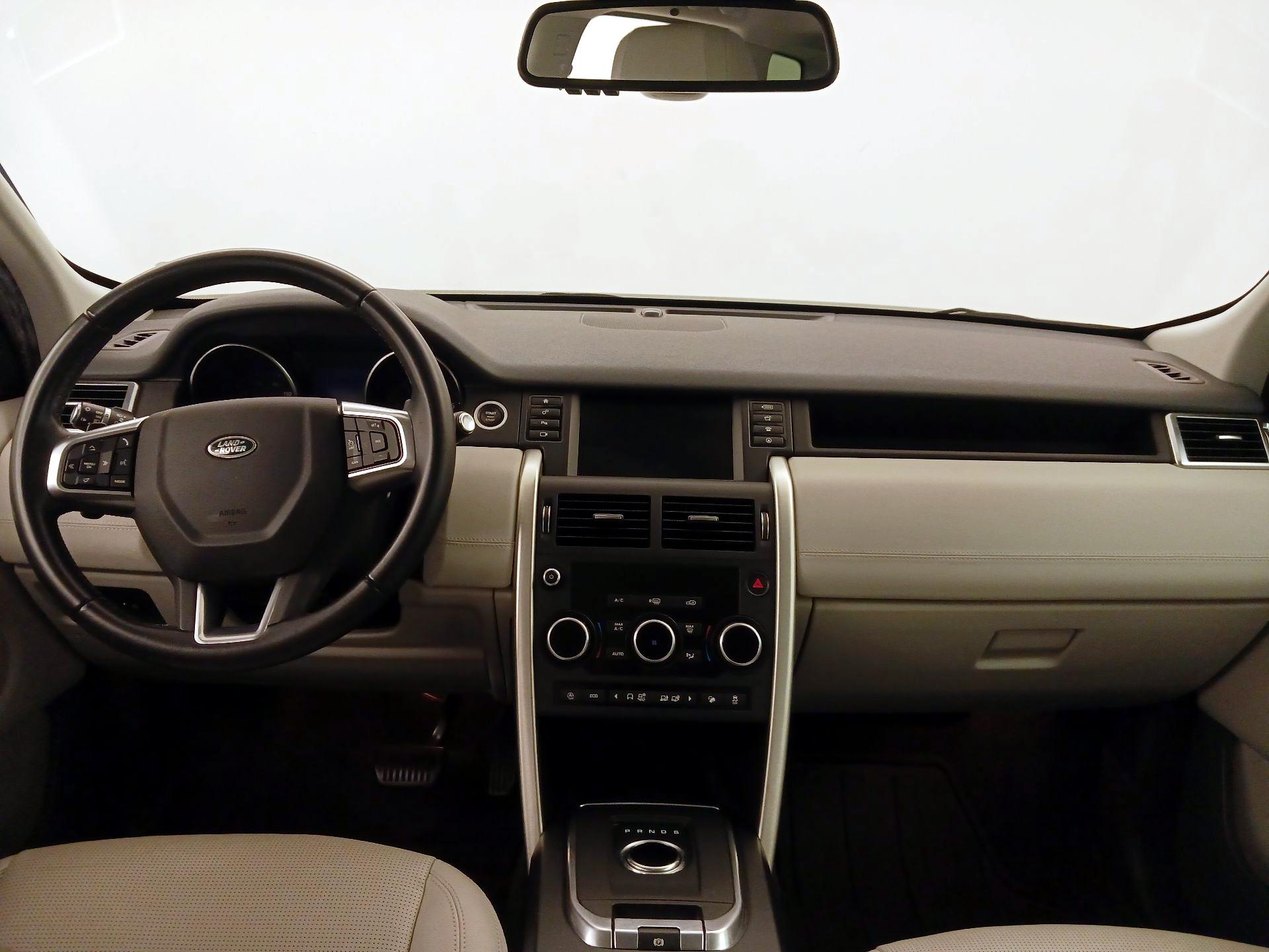 Thumbnail: 2019 Land Rover Discovery Sport - 9