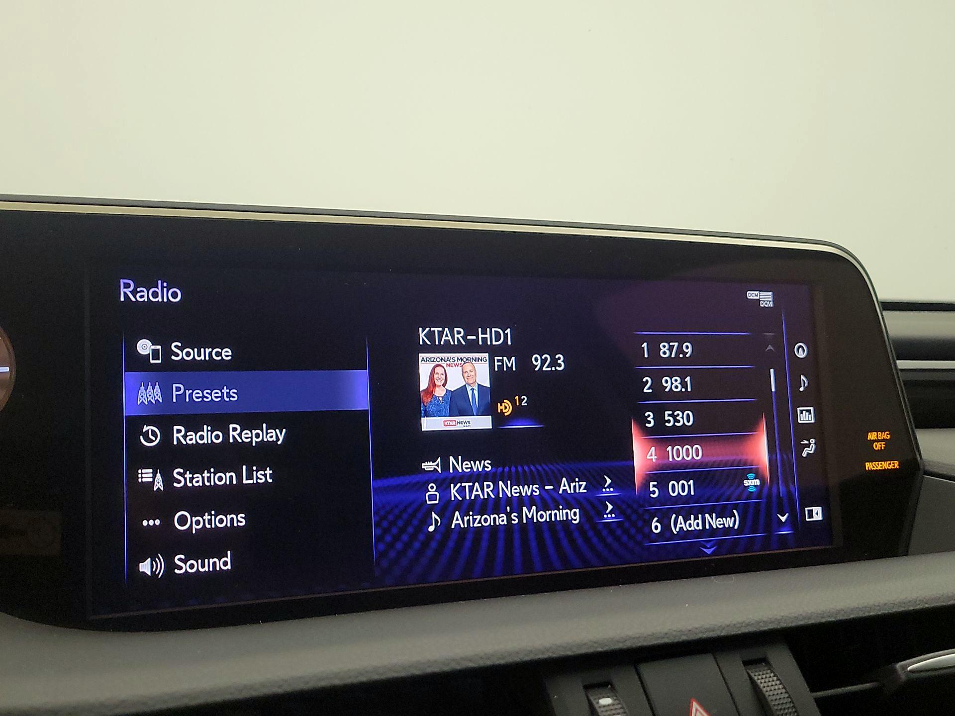 Thumbnail: 2020 Lexus ES - 16