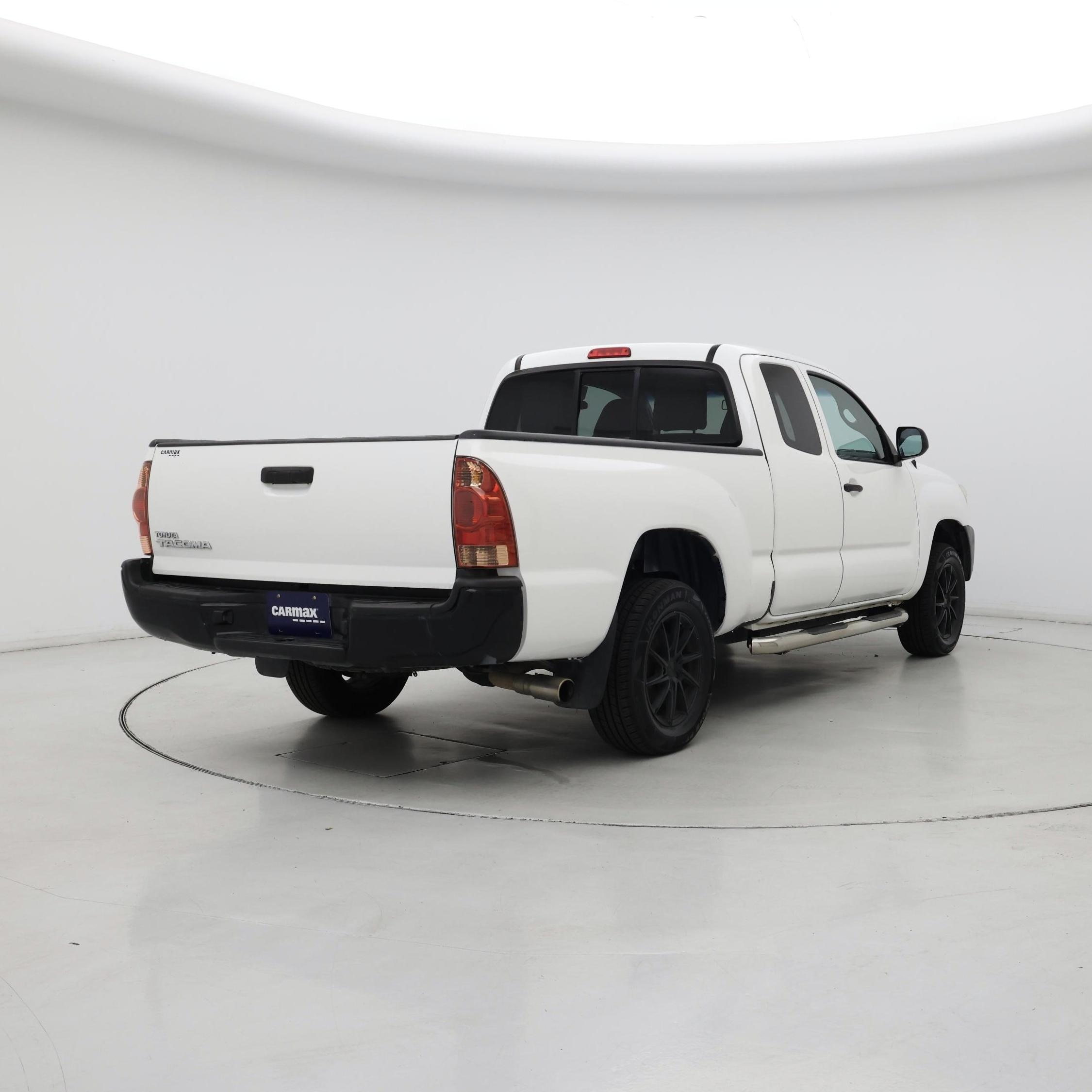 Thumbnail: 2015 Toyota Tacoma - 8