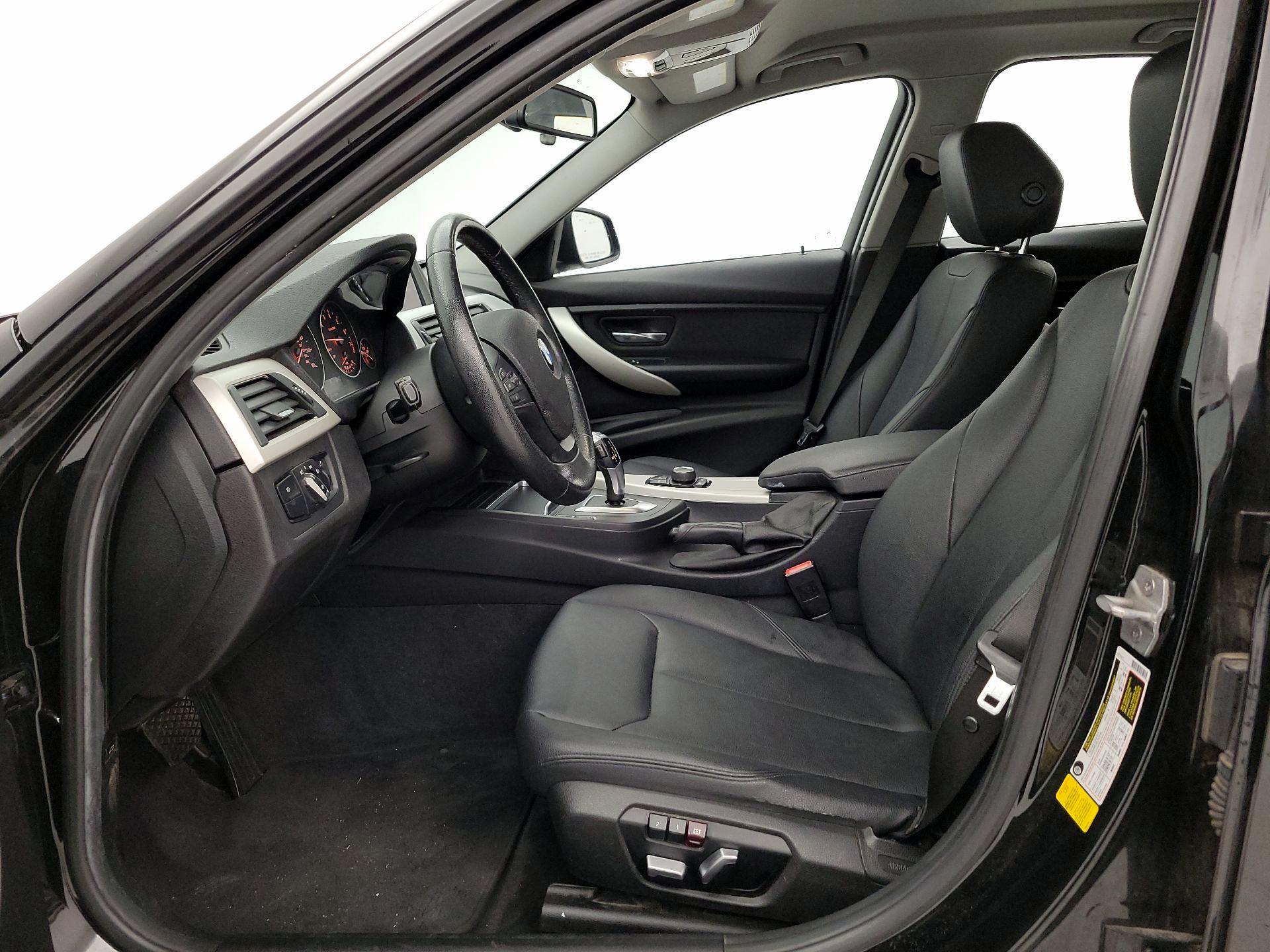 Thumbnail: 2016 BMW 3 Series - 11