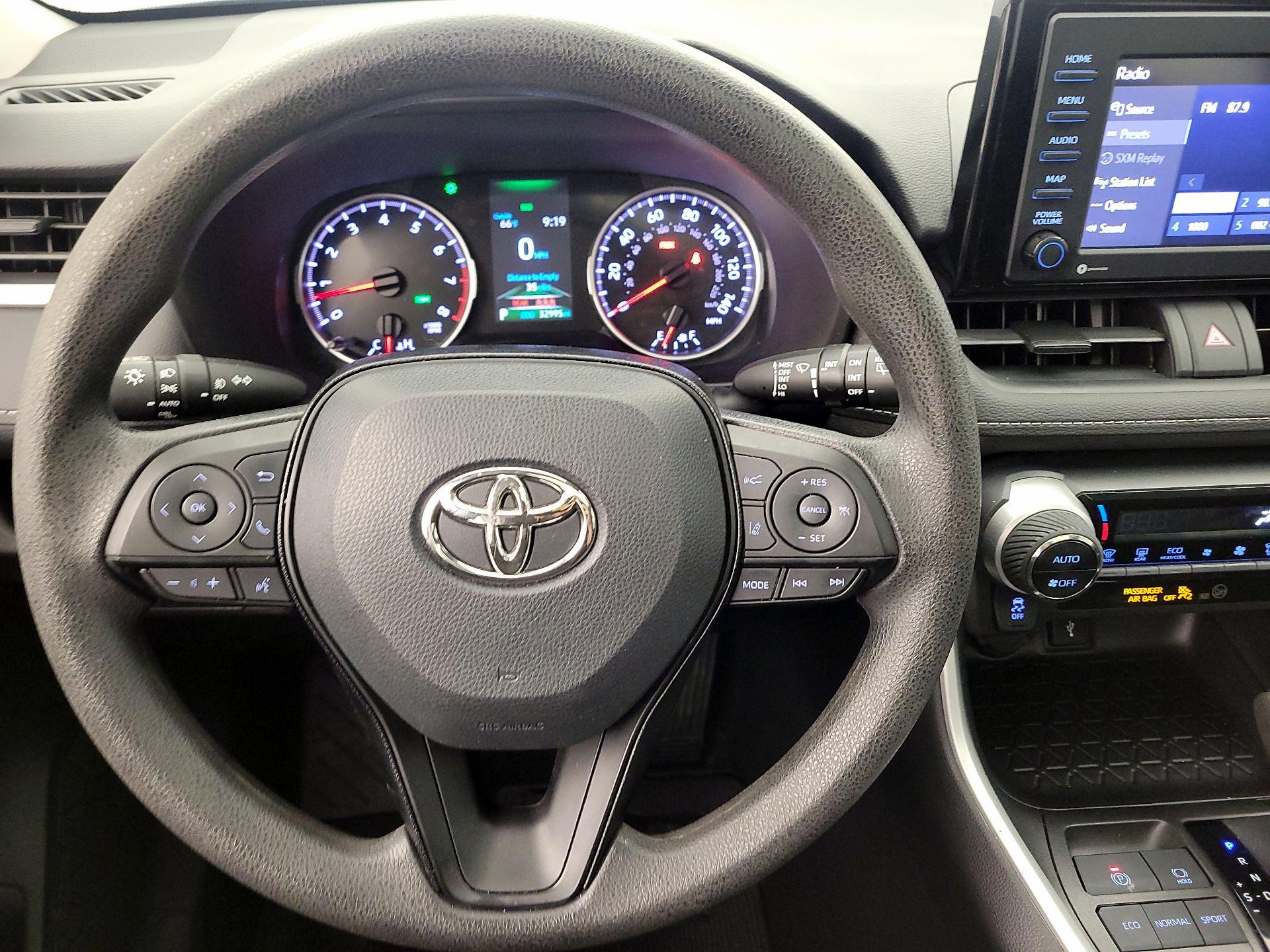 Thumbnail: 2021 Toyota RAV4 - 10