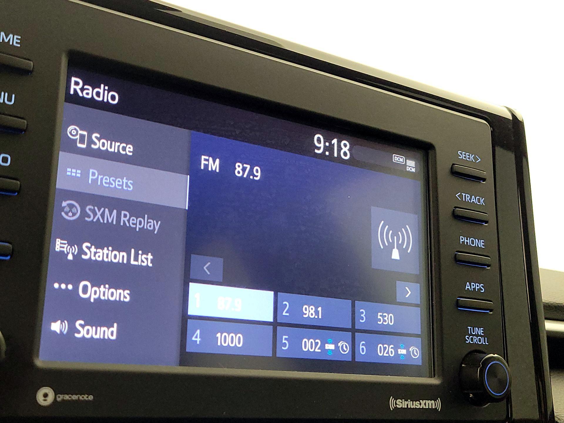 Thumbnail: 2021 Toyota RAV4 - 15