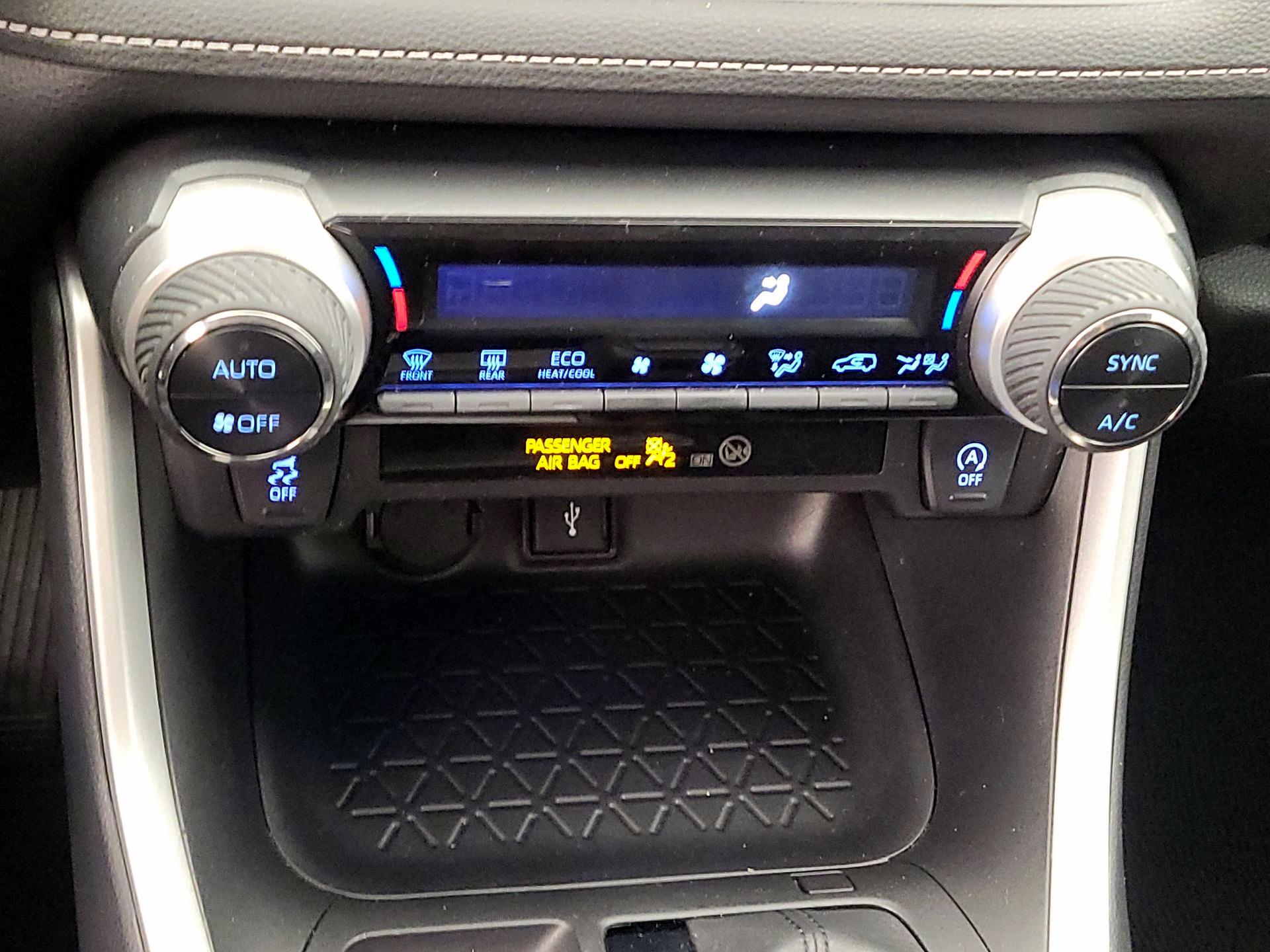 Thumbnail: 2021 Toyota RAV4 - 16