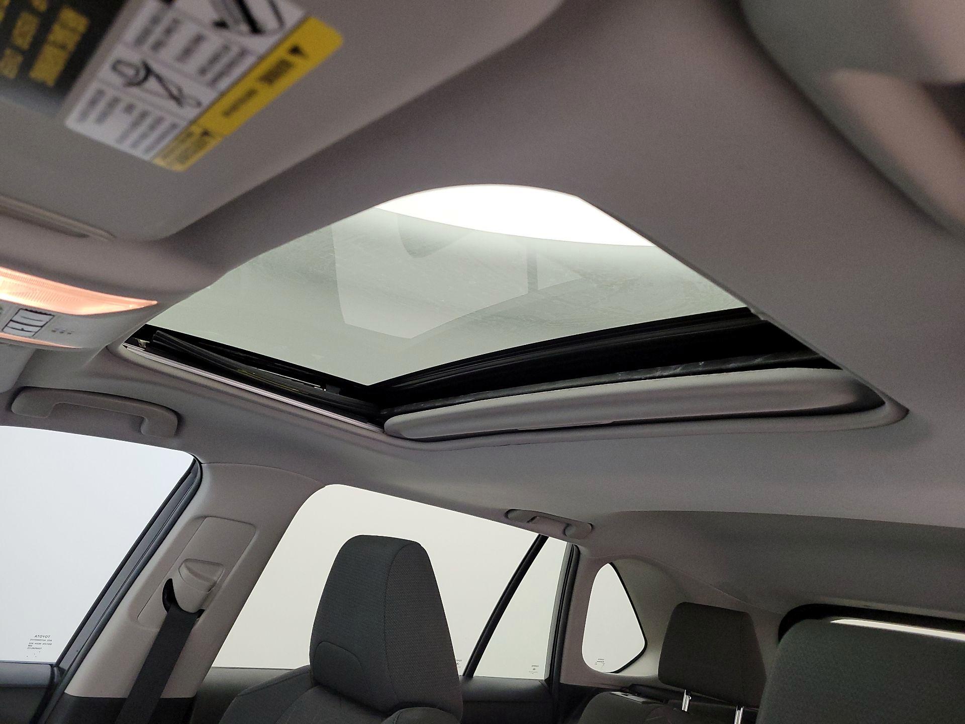 Thumbnail: 2021 Toyota RAV4 - 19