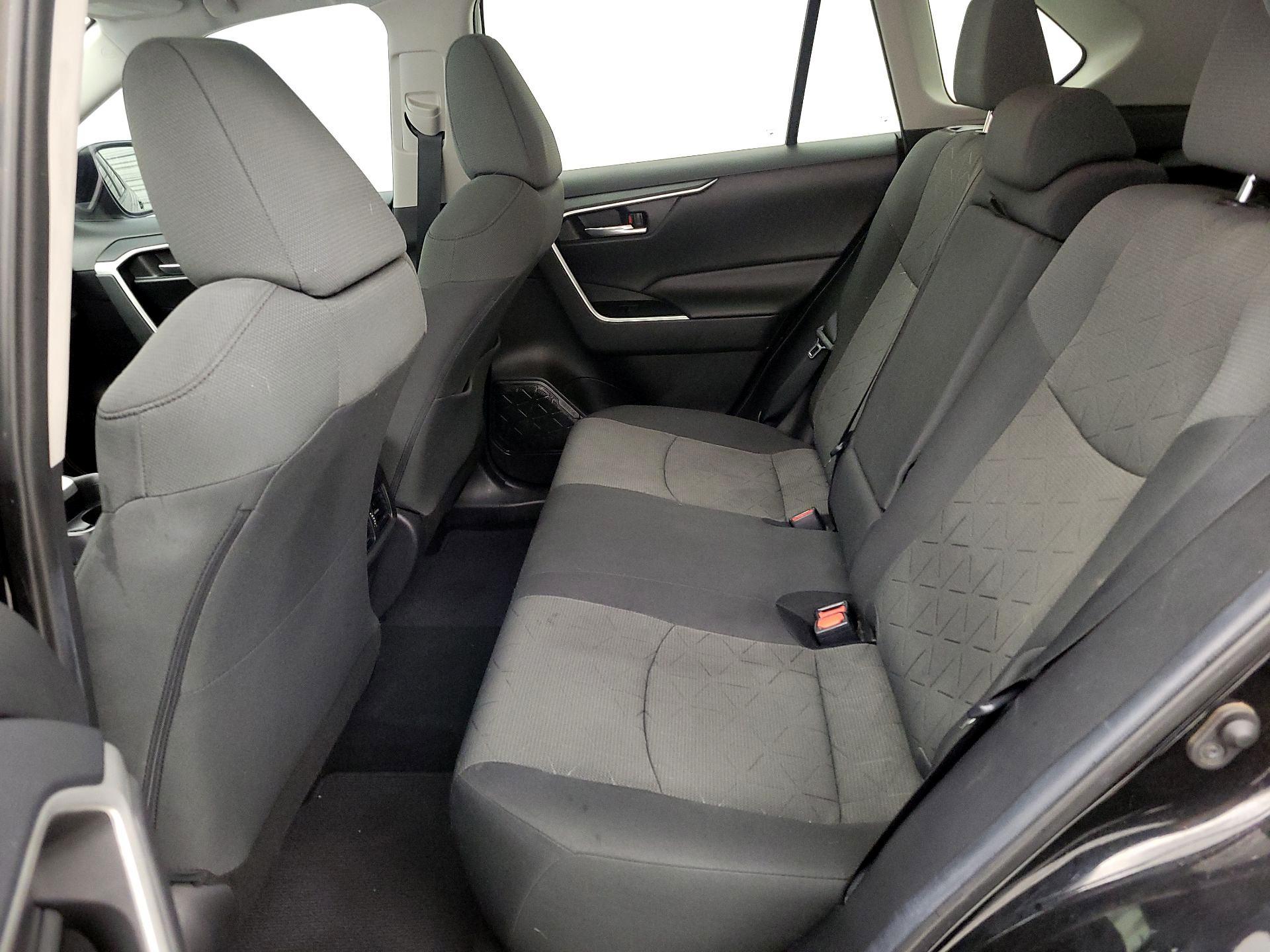 Thumbnail: 2021 Toyota RAV4 - 20