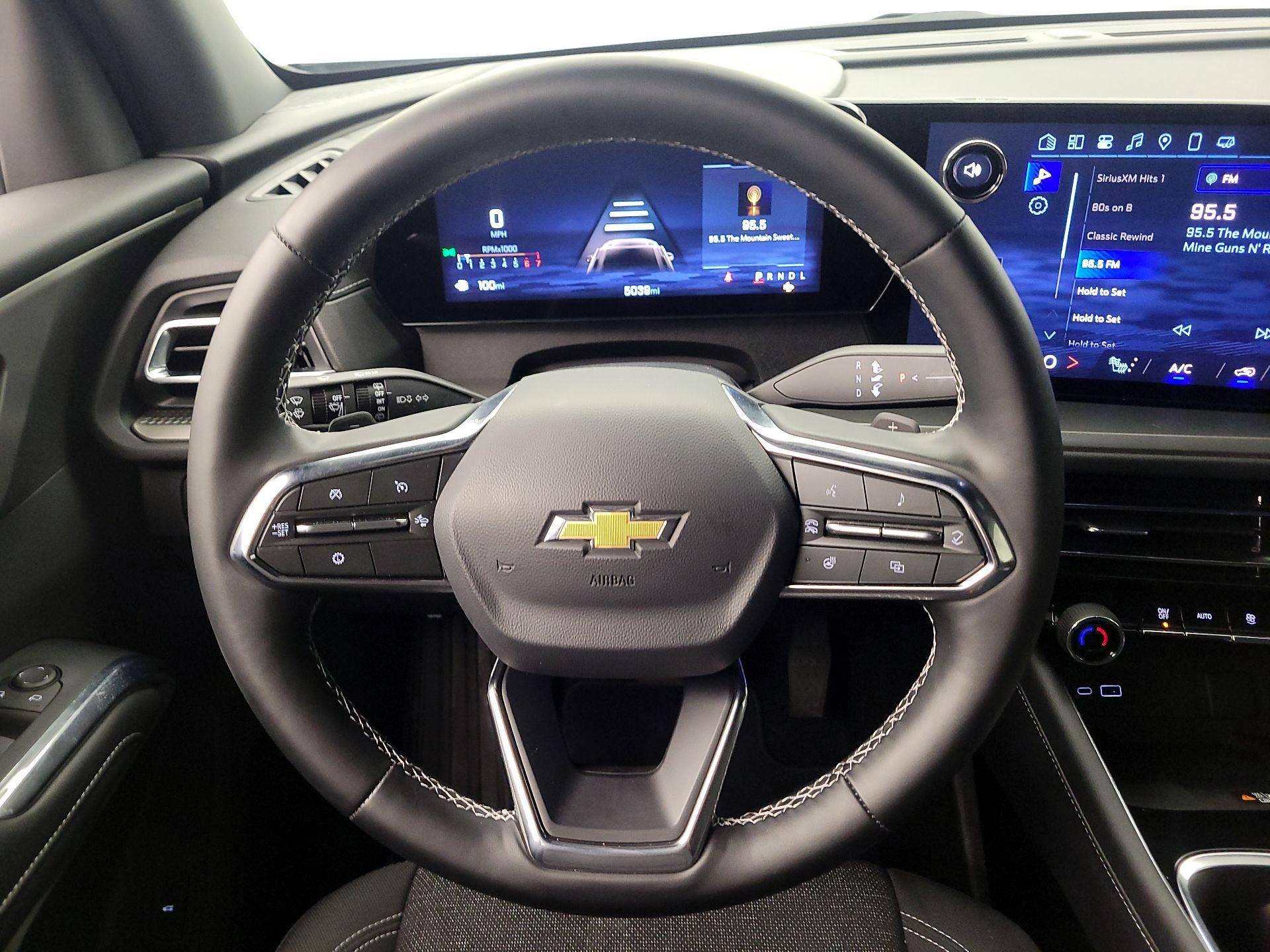 Thumbnail: 2025 Chevrolet Traverse - 10