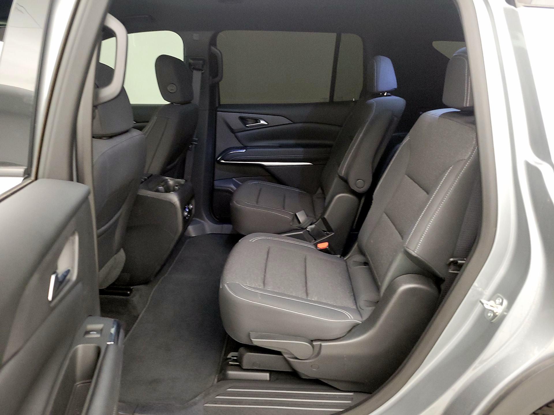 Thumbnail: 2025 Chevrolet Traverse - 19