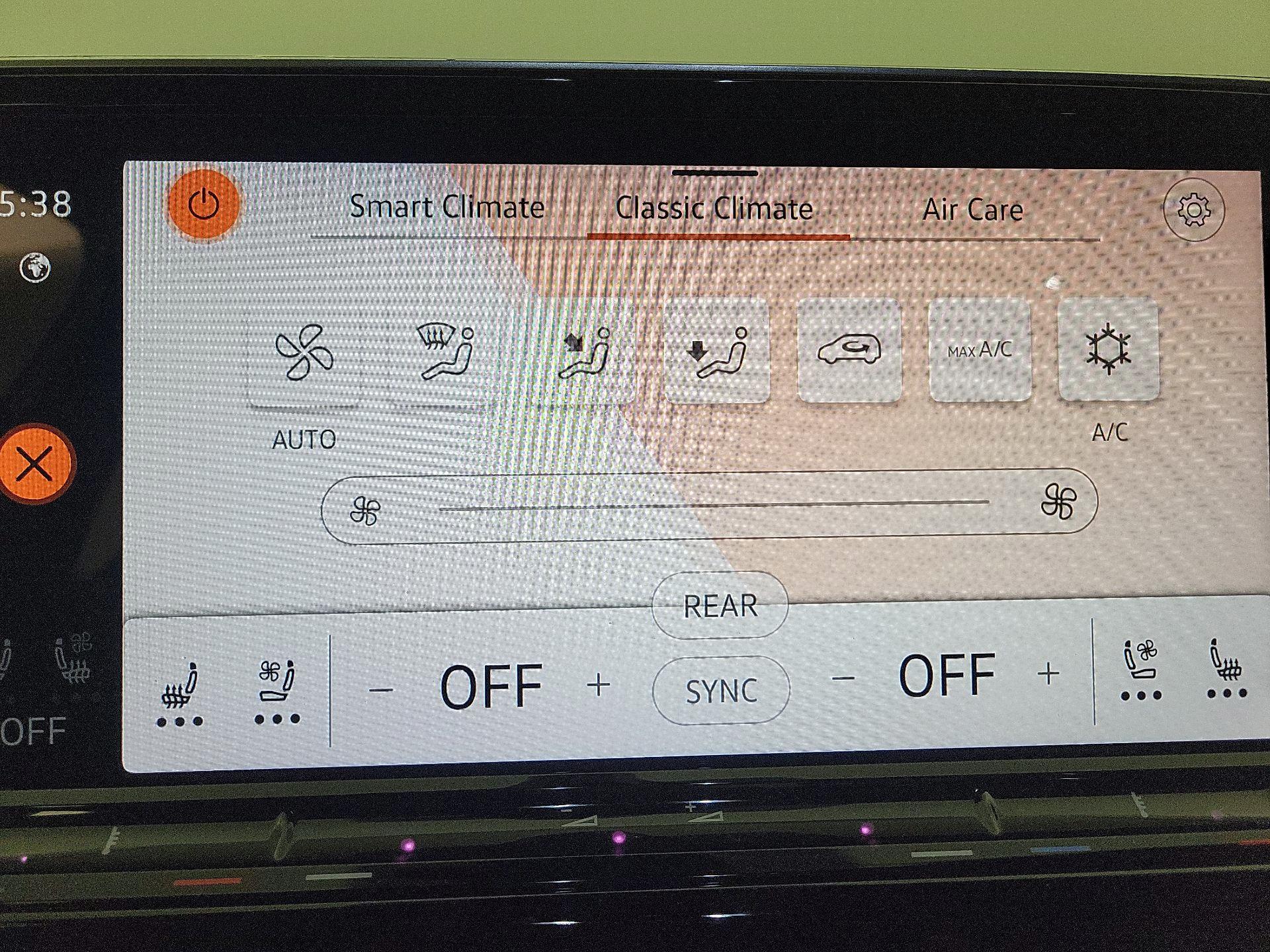 Thumbnail: 2024 Volkswagen Atlas - 16