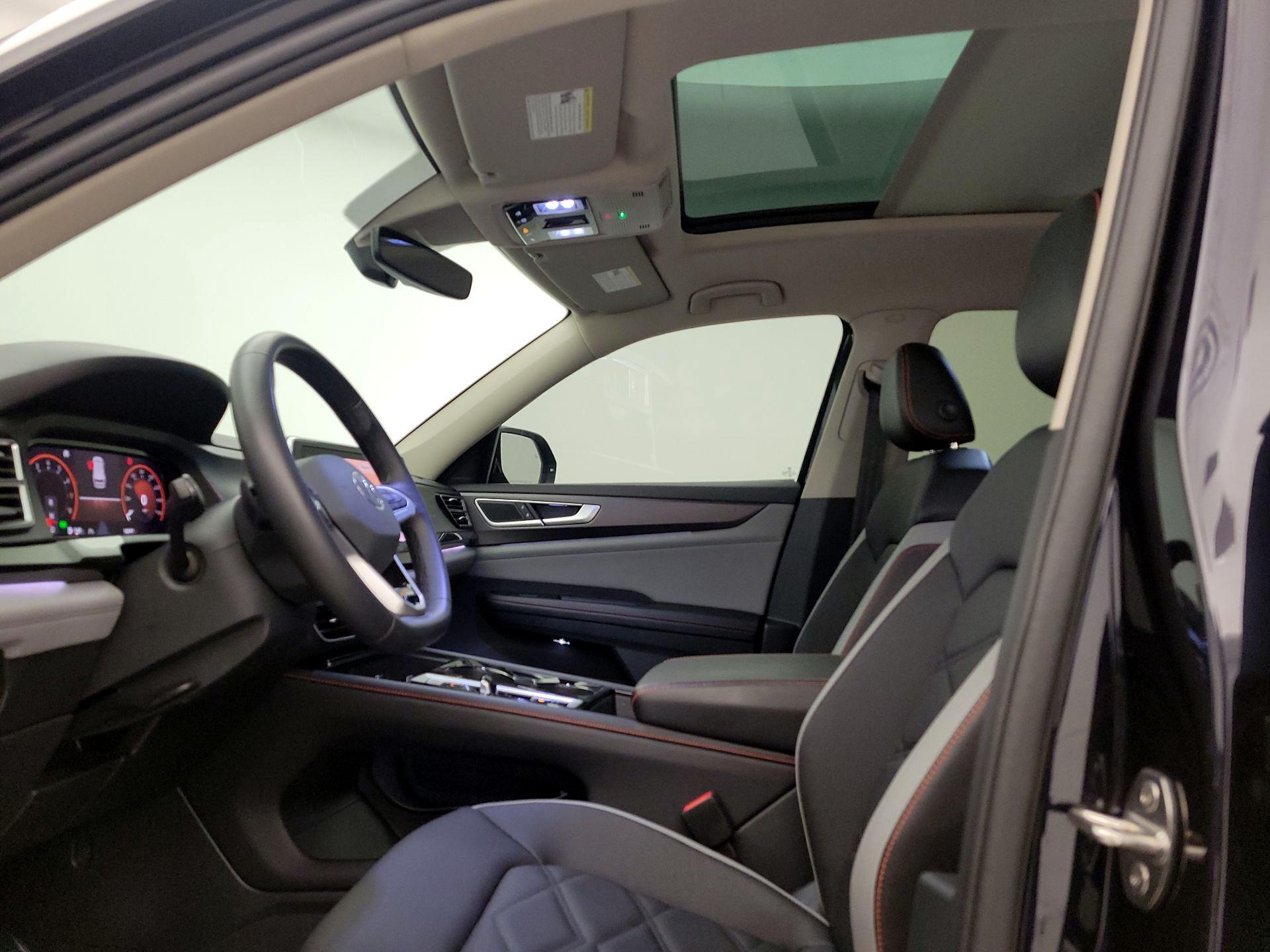 Thumbnail: 2024 Volkswagen Atlas - 19