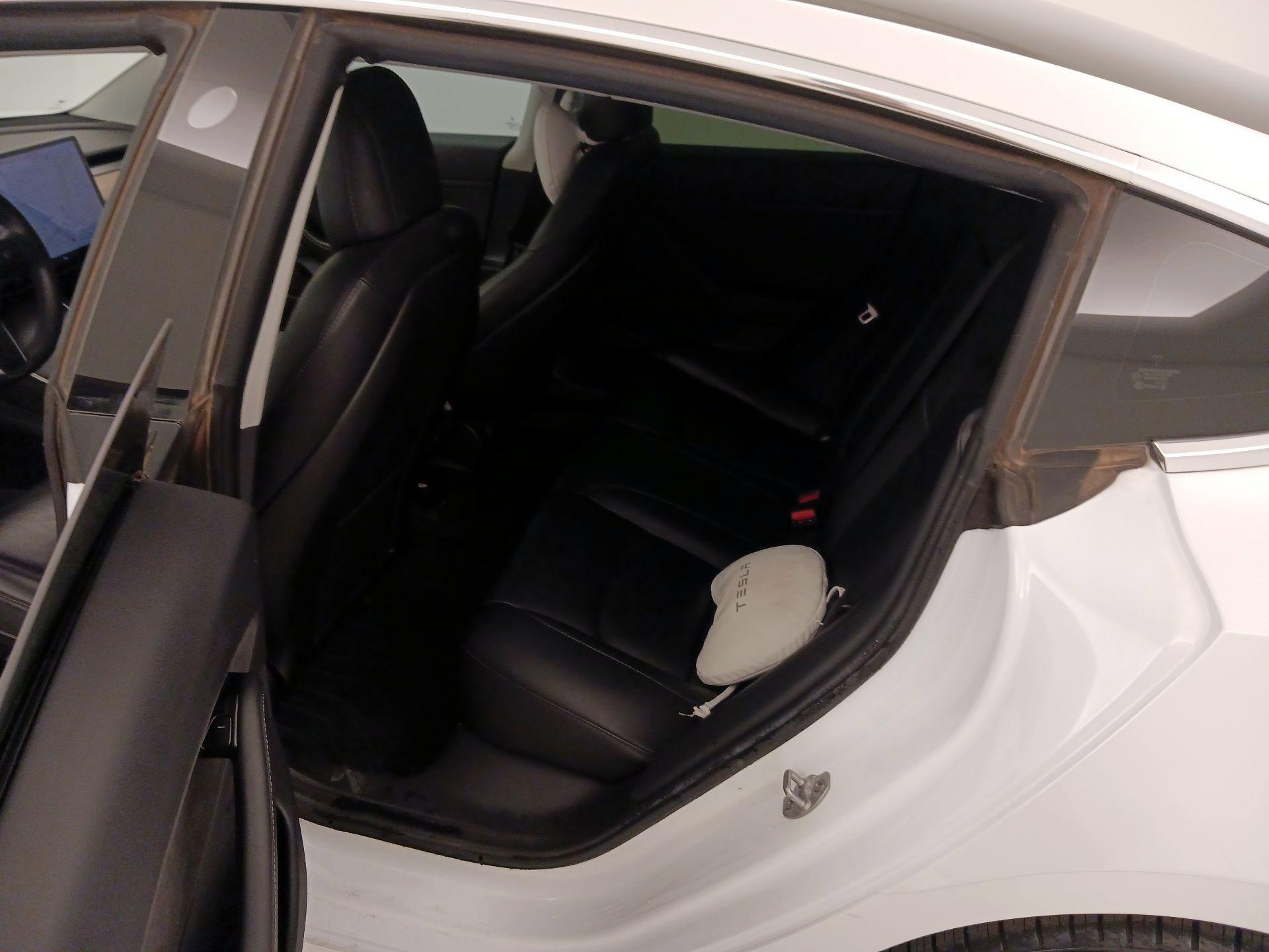 Thumbnail: 2019 Tesla Model 3 - 20