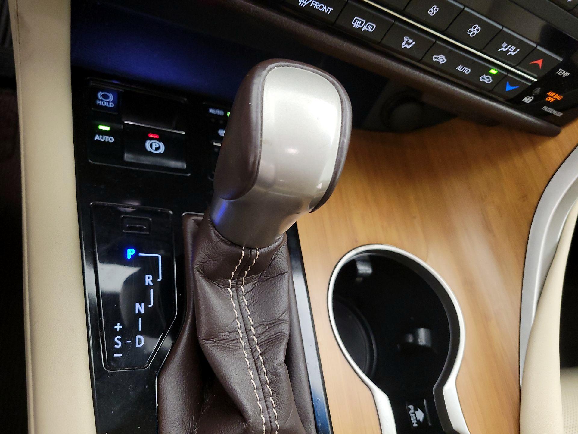 Thumbnail: 2017 Lexus RX - 18