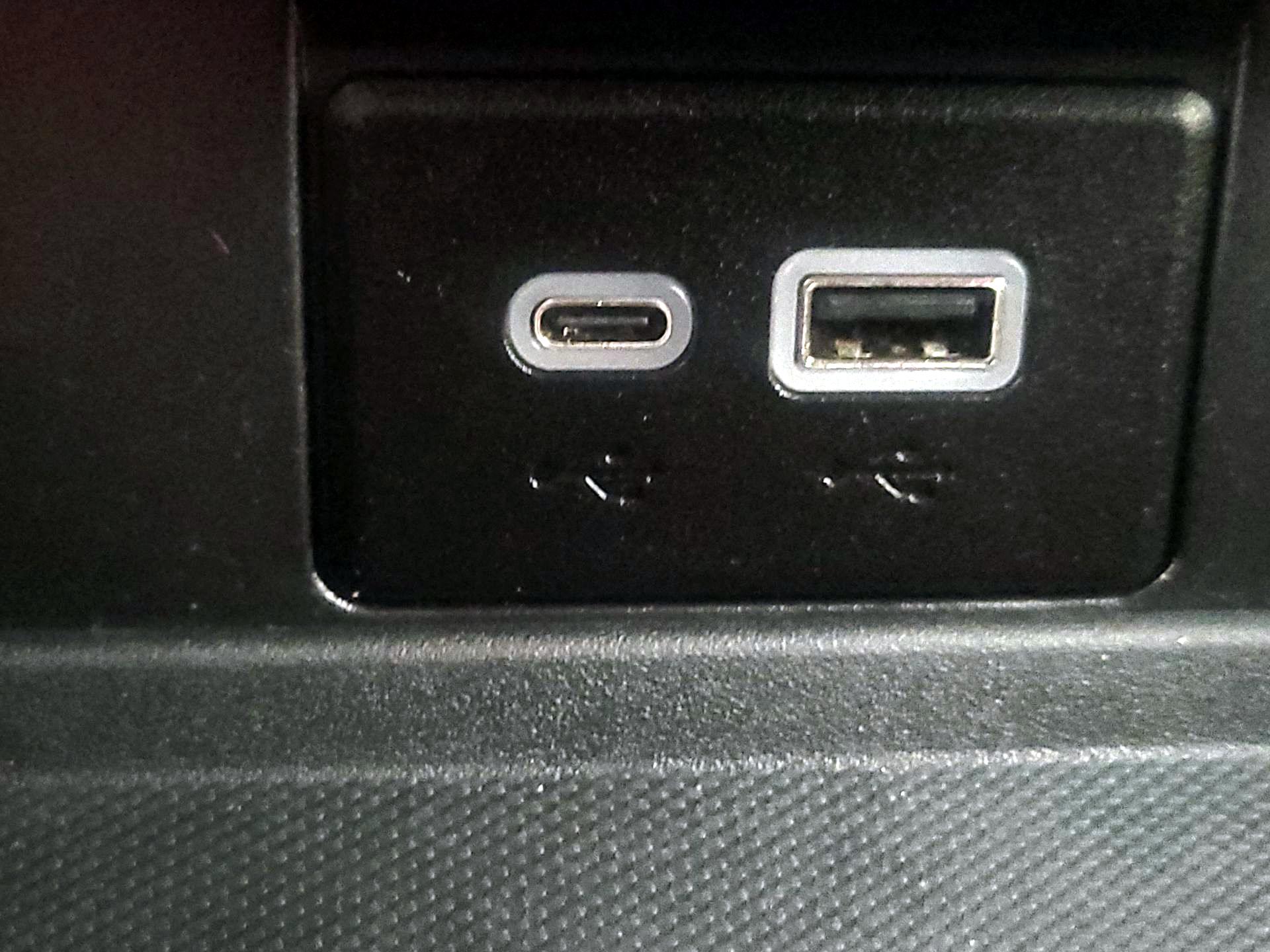 Thumbnail: 2023 Chevrolet Tahoe - 18