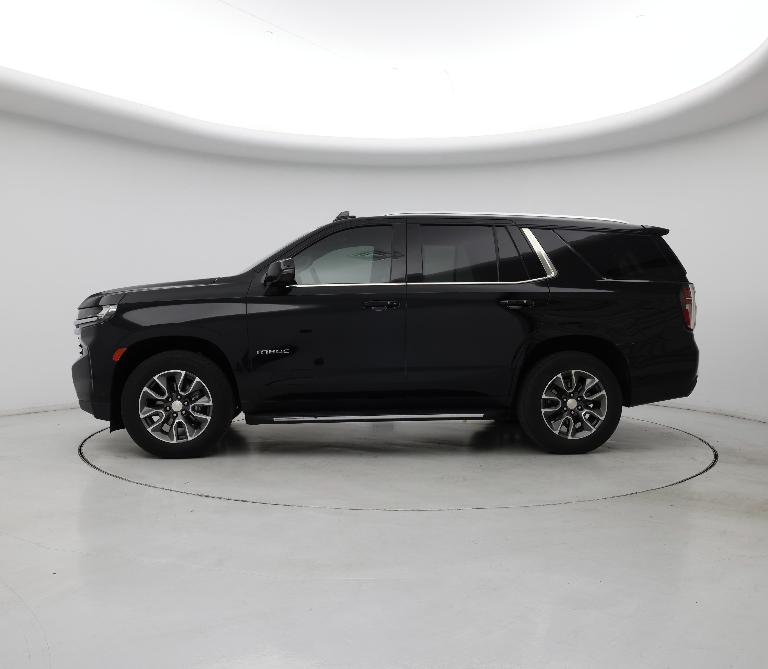 Thumbnail: 2023 Chevrolet Tahoe - 3