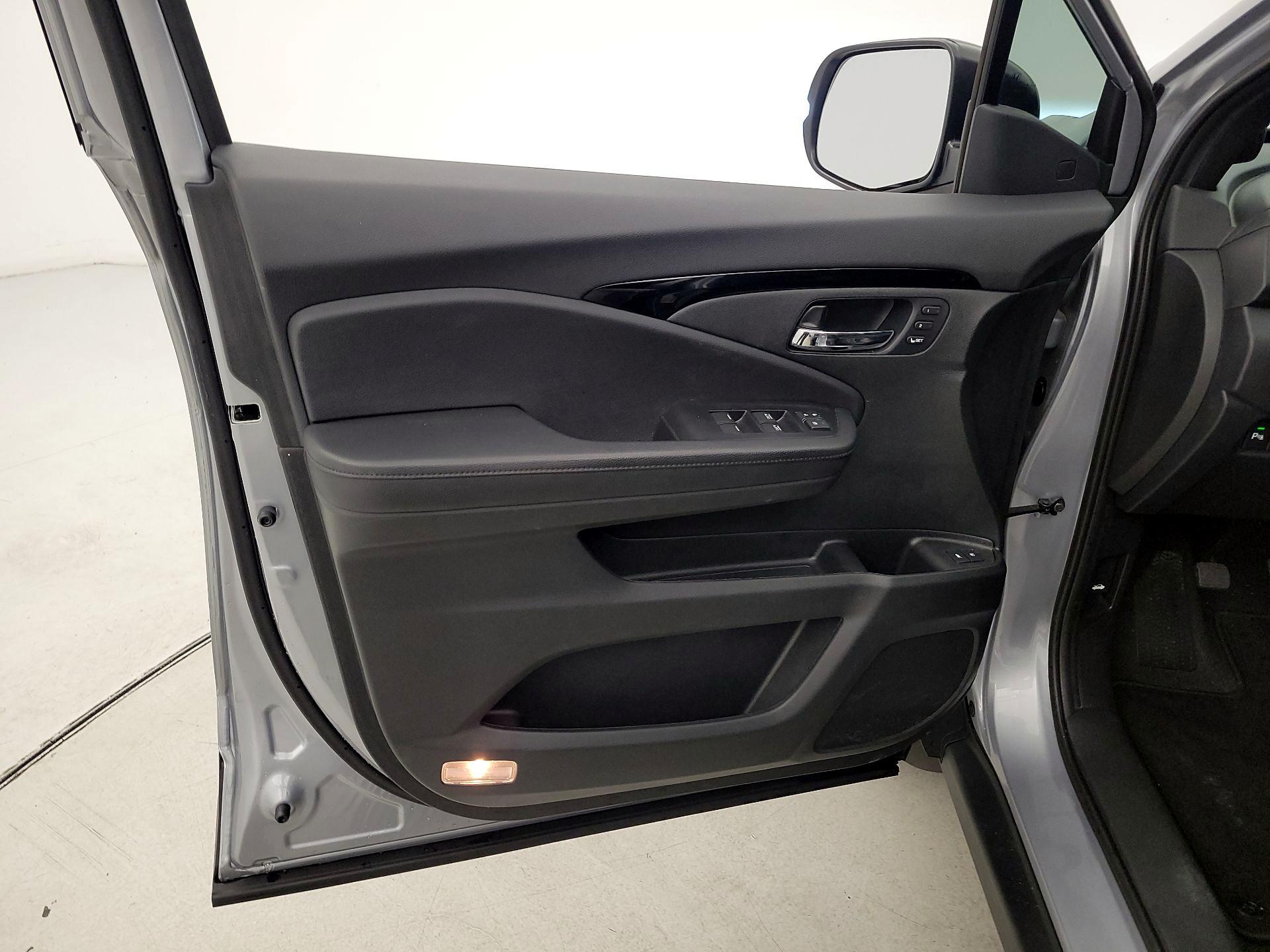 Thumbnail: 2019 Honda Passport - 12