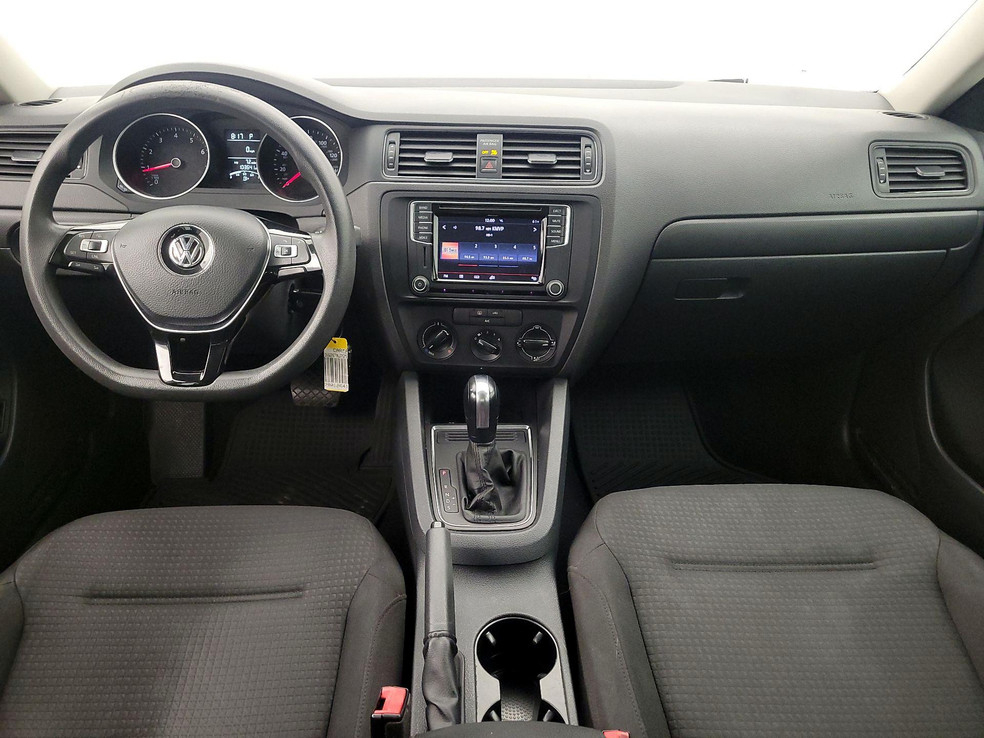 Thumbnail: 2016 Volkswagen Jetta - 9