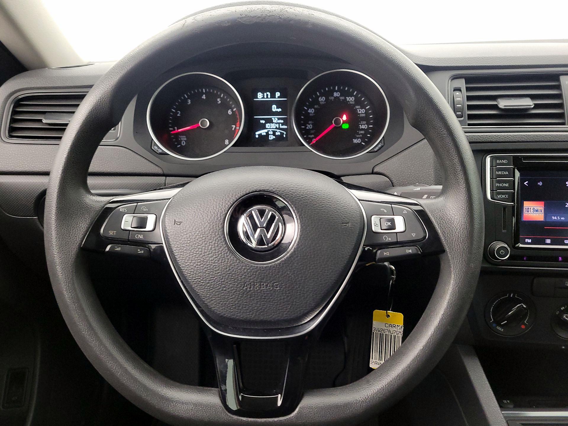 Thumbnail: 2016 Volkswagen Jetta - 10