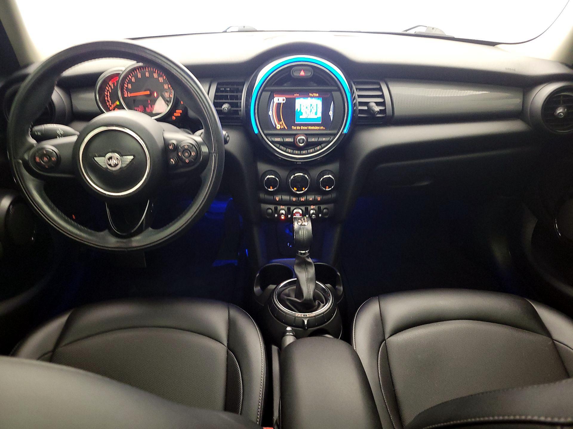 Thumbnail: 2016 MINI Cooper Hardtop - 9
