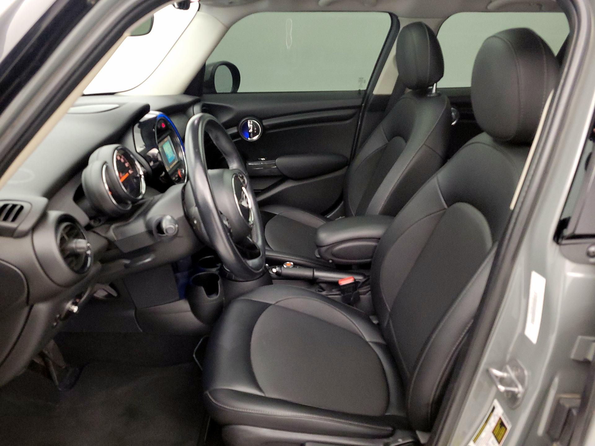 Thumbnail: 2016 MINI Cooper Hardtop - 11