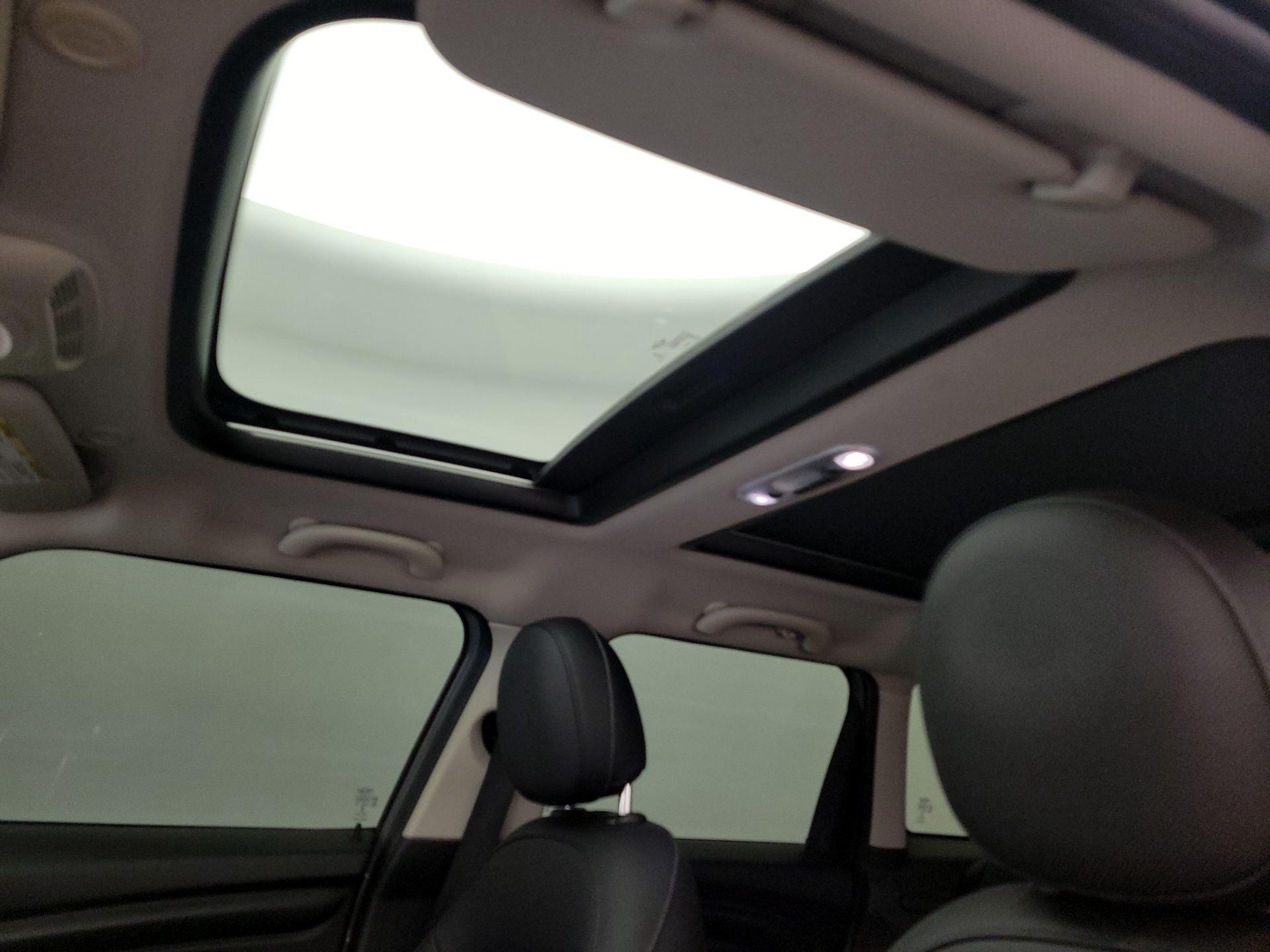 Thumbnail: 2016 MINI Cooper Hardtop - 18