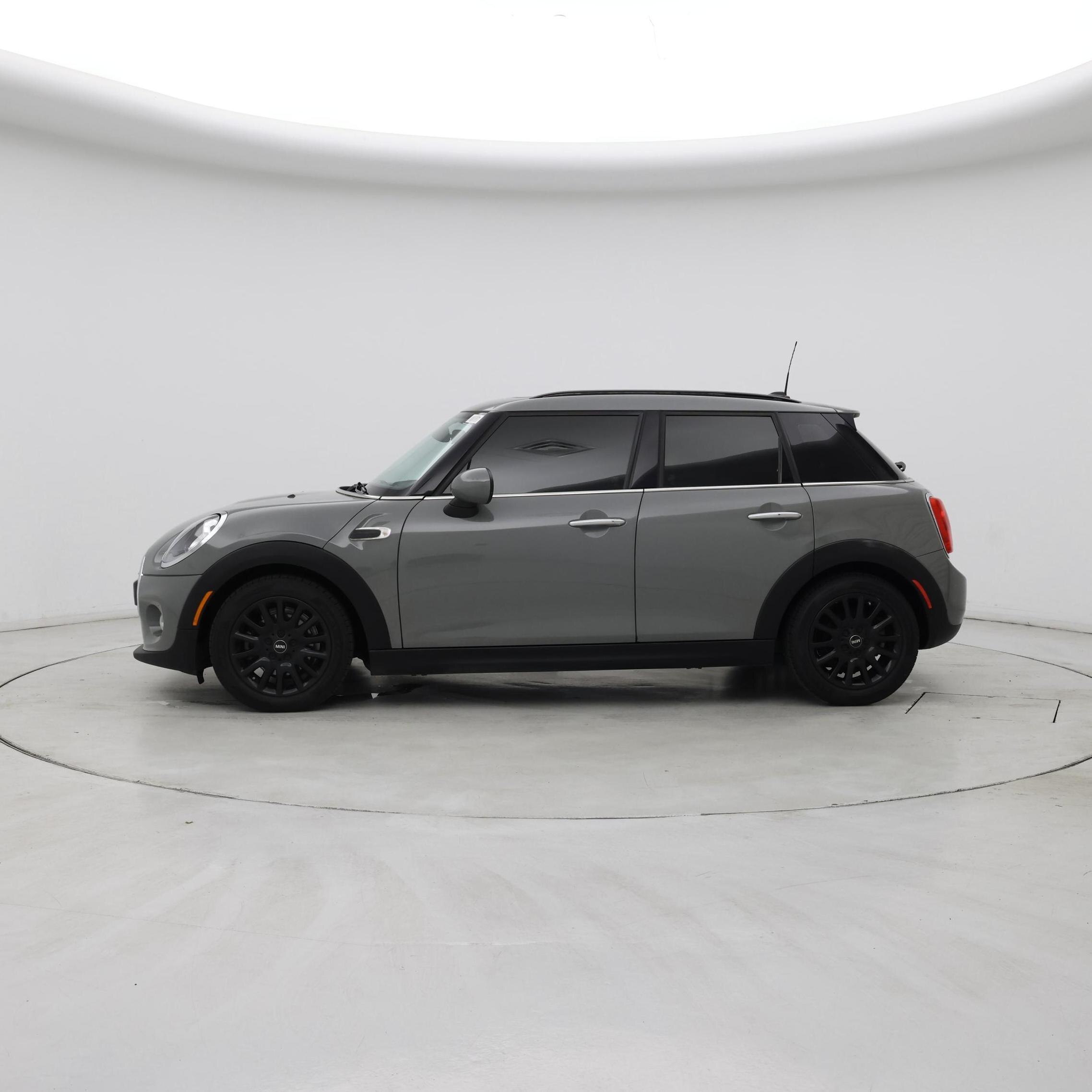 Thumbnail: 2016 MINI Cooper Hardtop - 3