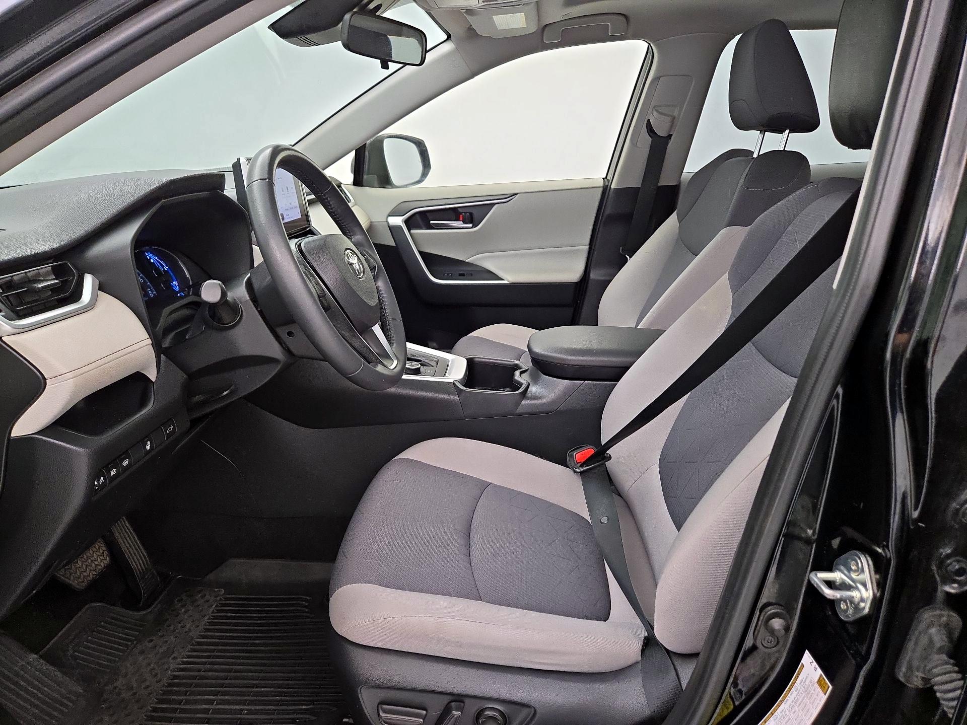 Thumbnail: 2024 Toyota RAV4 - 11