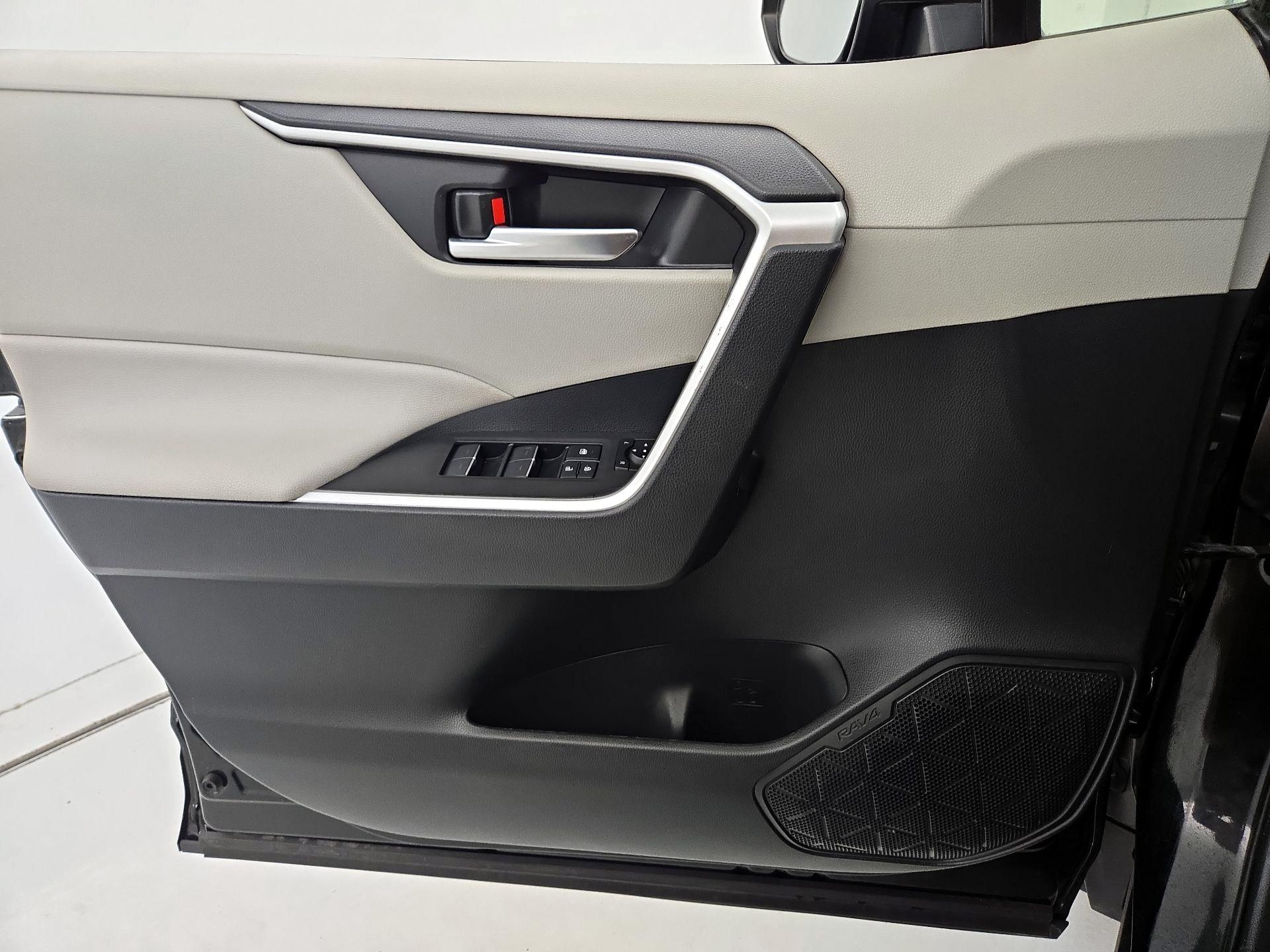 Thumbnail: 2024 Toyota RAV4 - 12