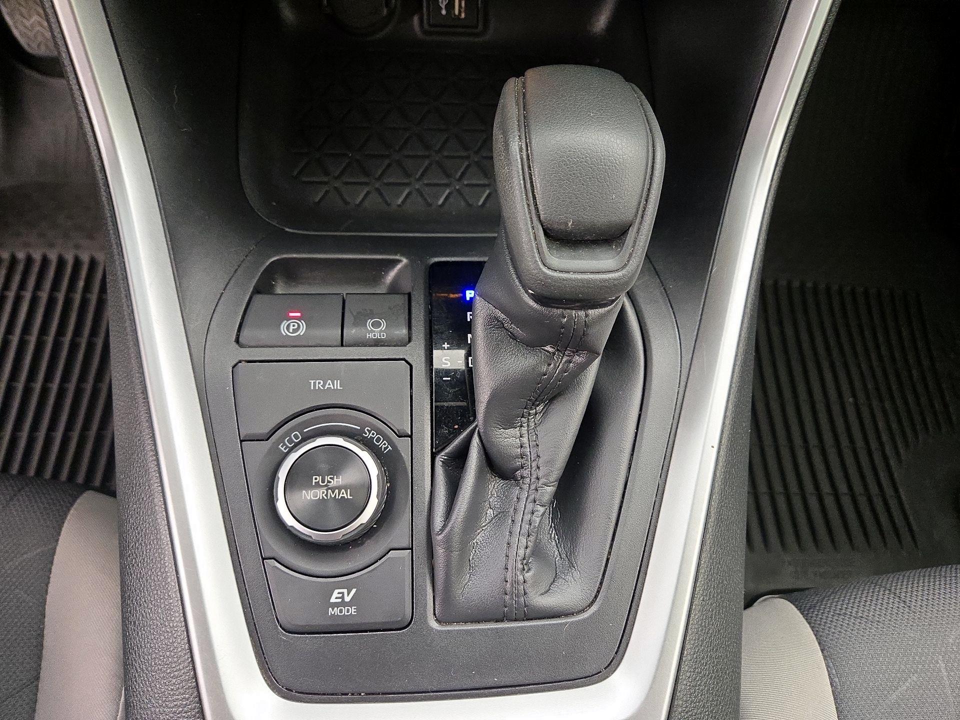 Thumbnail: 2024 Toyota RAV4 - 17