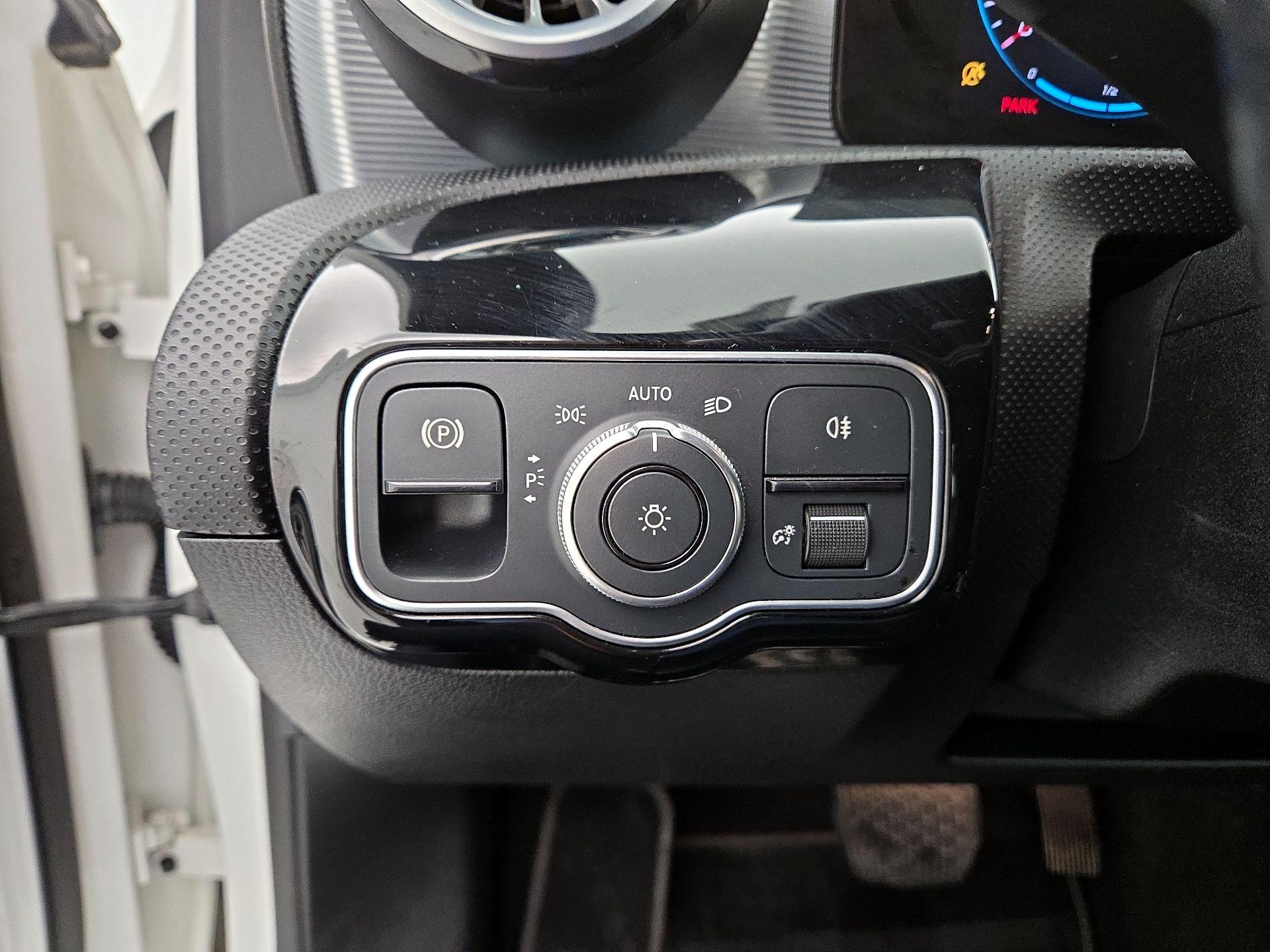 Thumbnail: 2022 Mercedes-Benz A-Class - 13