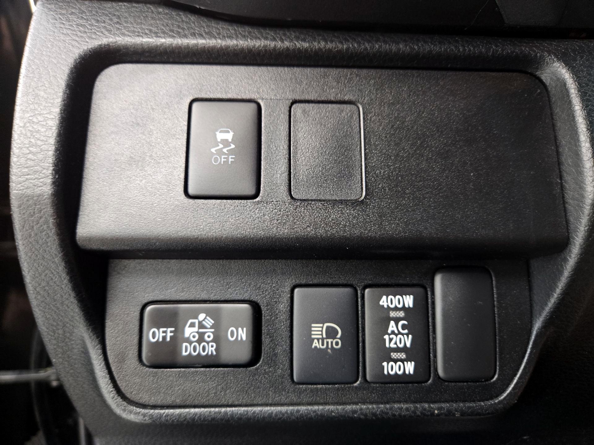 Thumbnail: 2021 Toyota Tacoma - 13