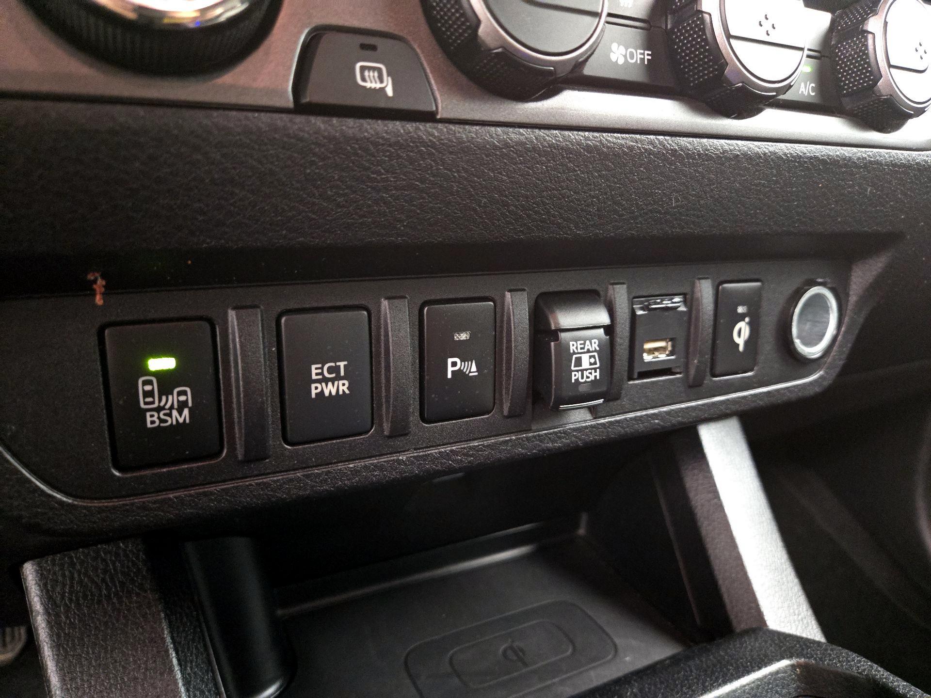 Thumbnail: 2021 Toyota Tacoma - 18