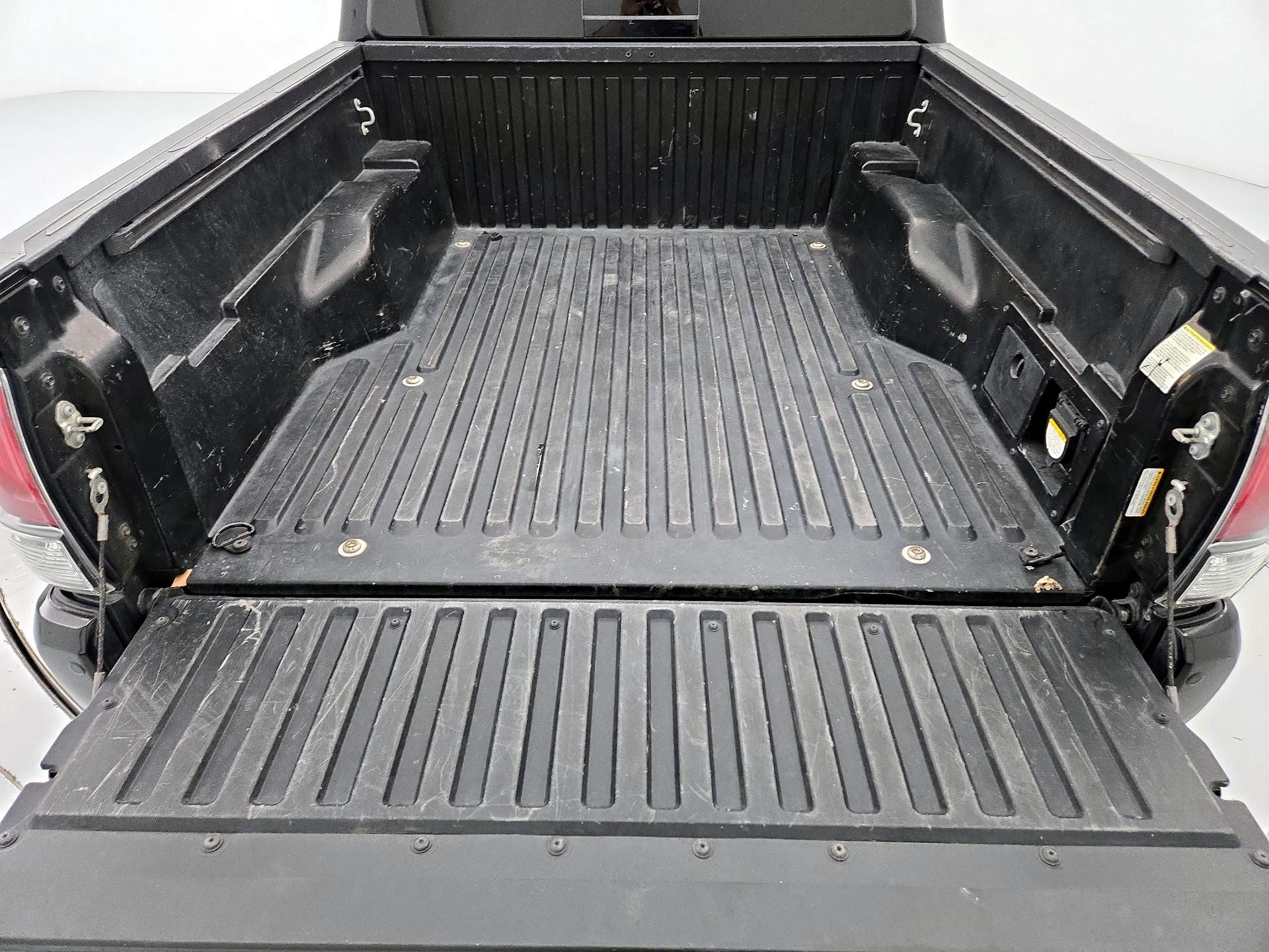 Thumbnail: 2021 Toyota Tacoma - 20