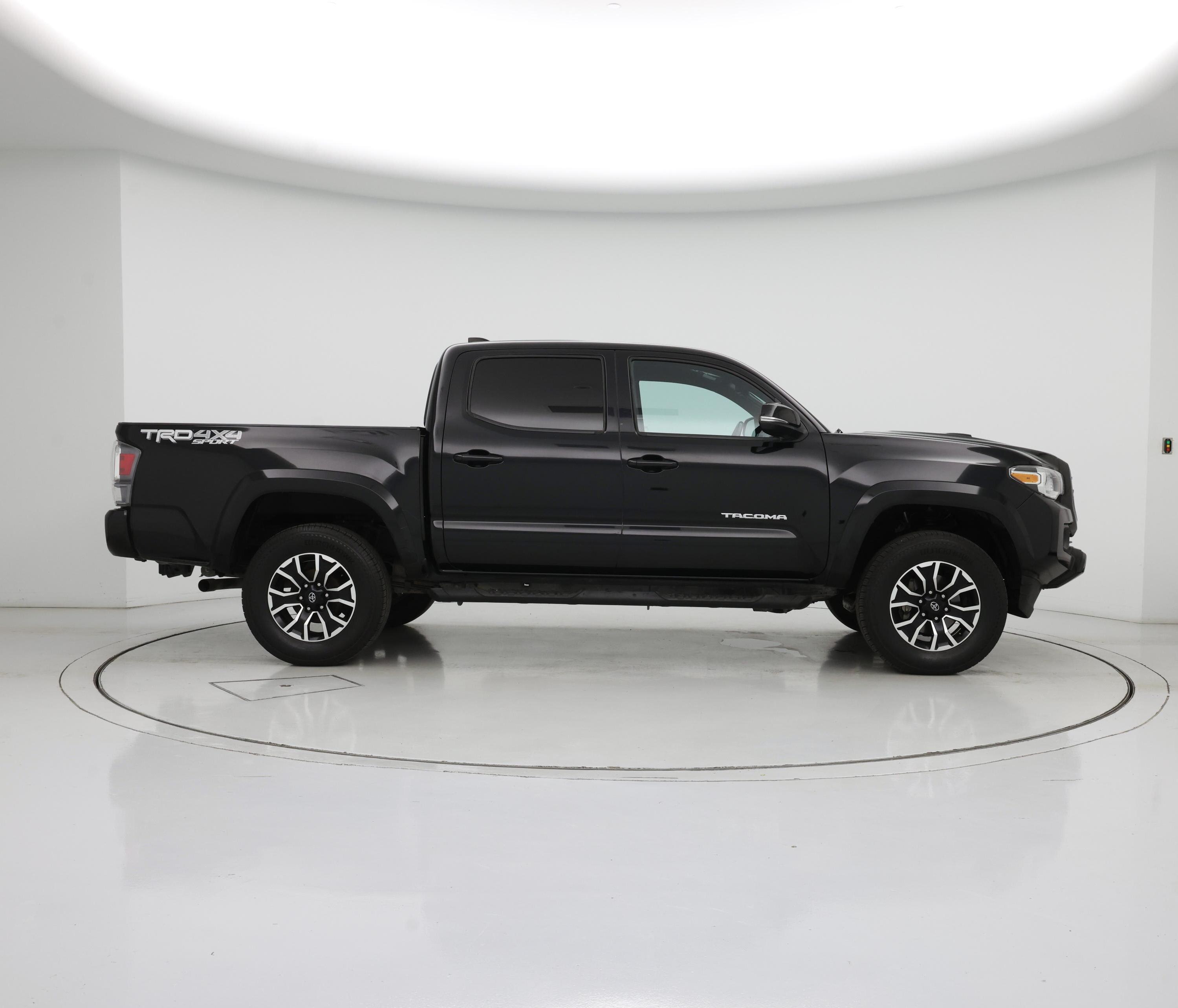 Thumbnail: 2021 Toyota Tacoma - 7