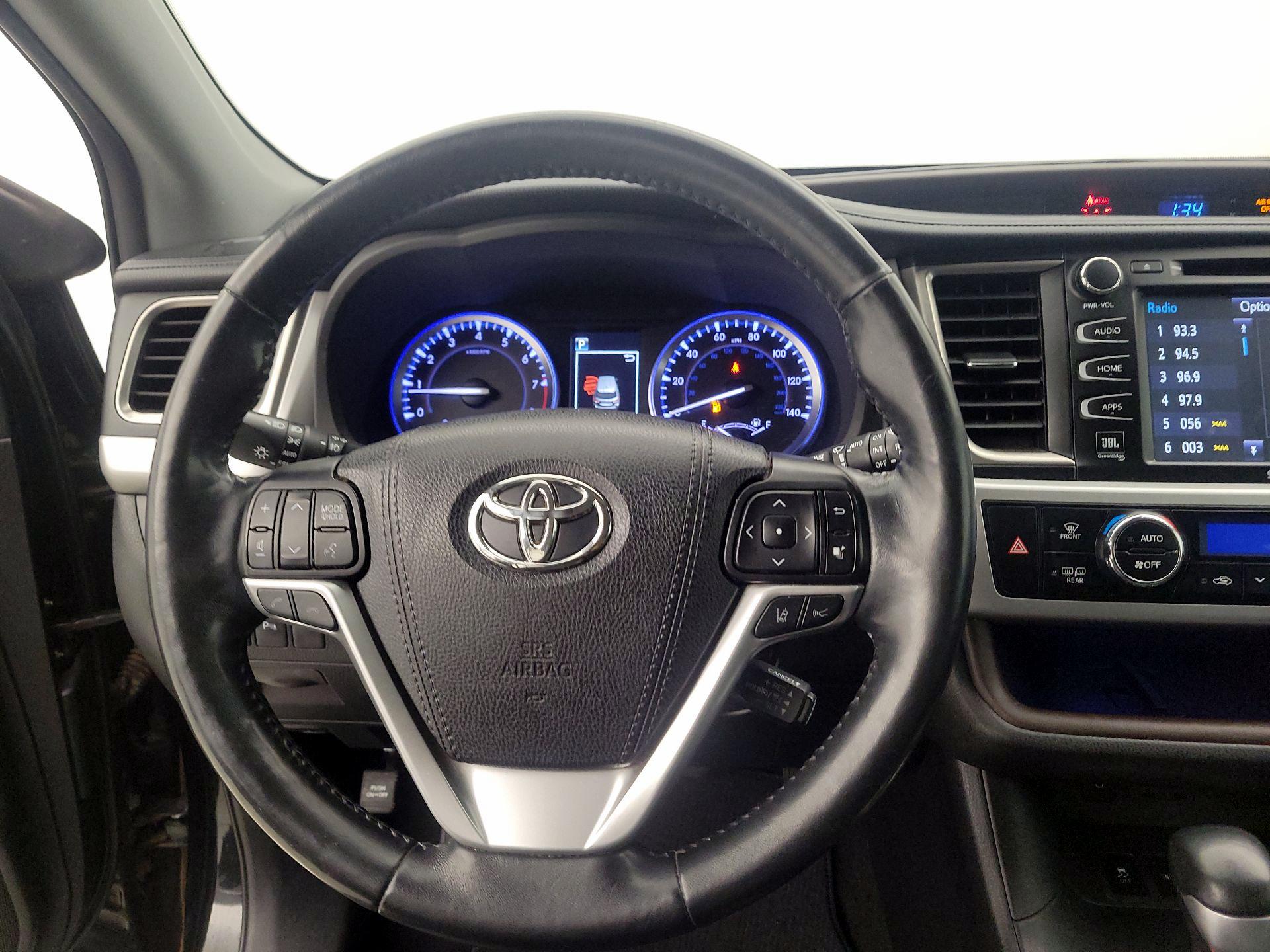 Thumbnail: 2019 Toyota Highlander - 10